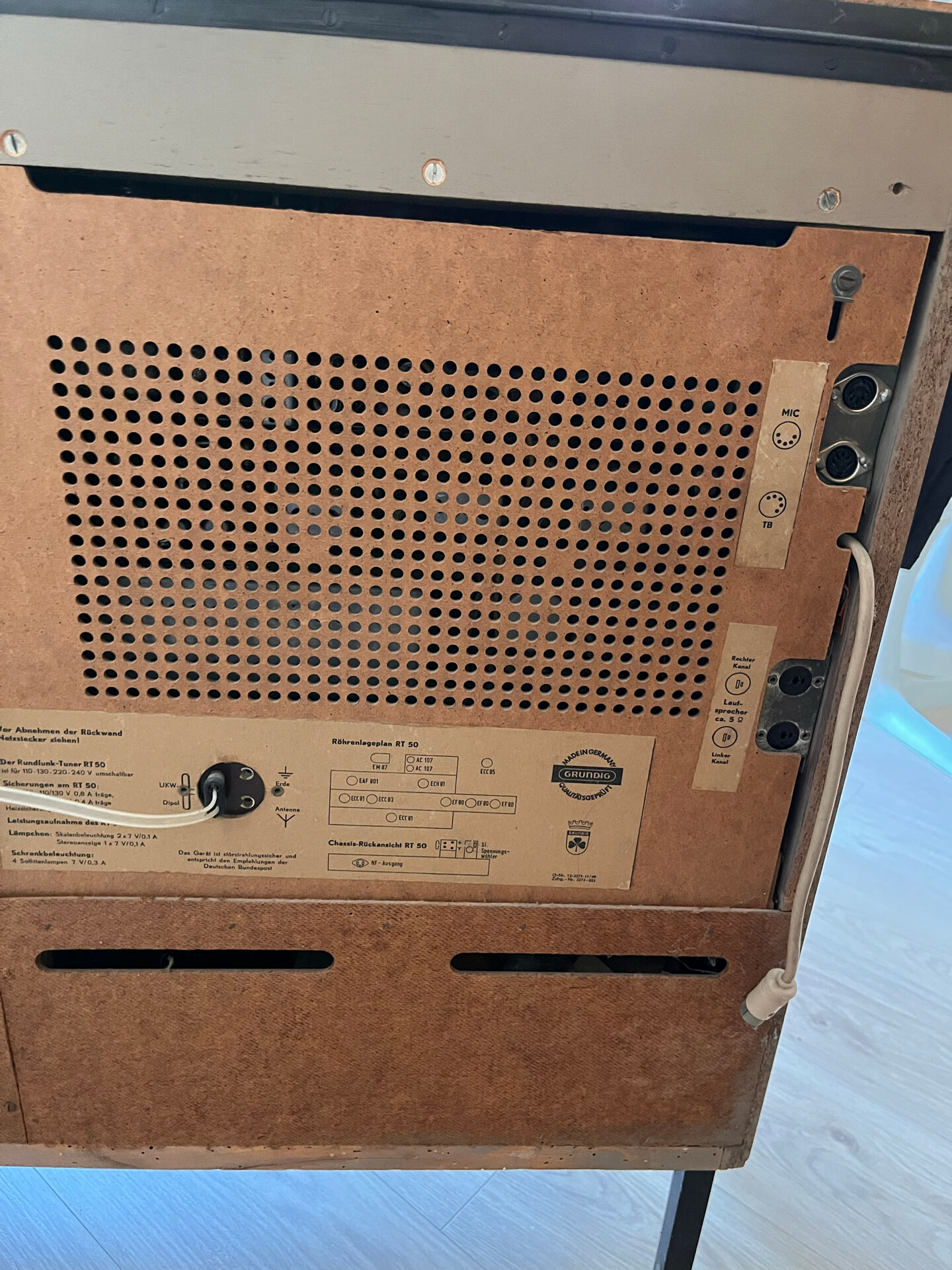 Meuble radio grundig HI FI STUDIO 50