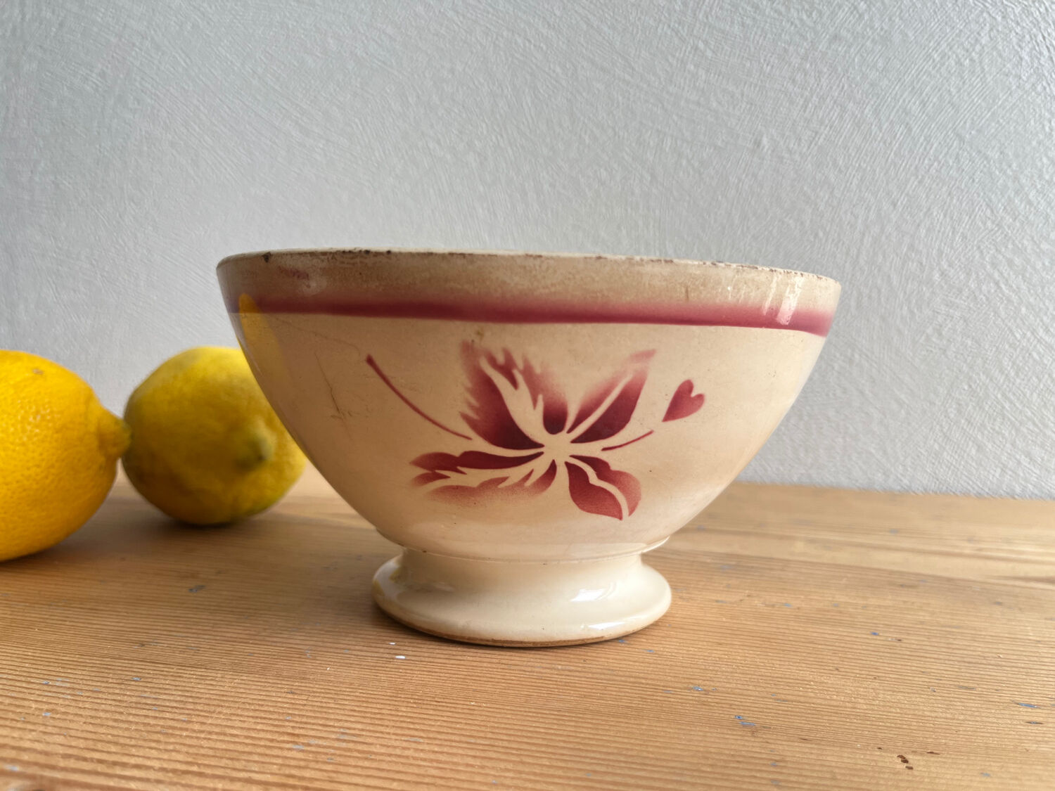 Old earthenware bowl on a pedestal, Digoin Sarreguemines model Georg.
