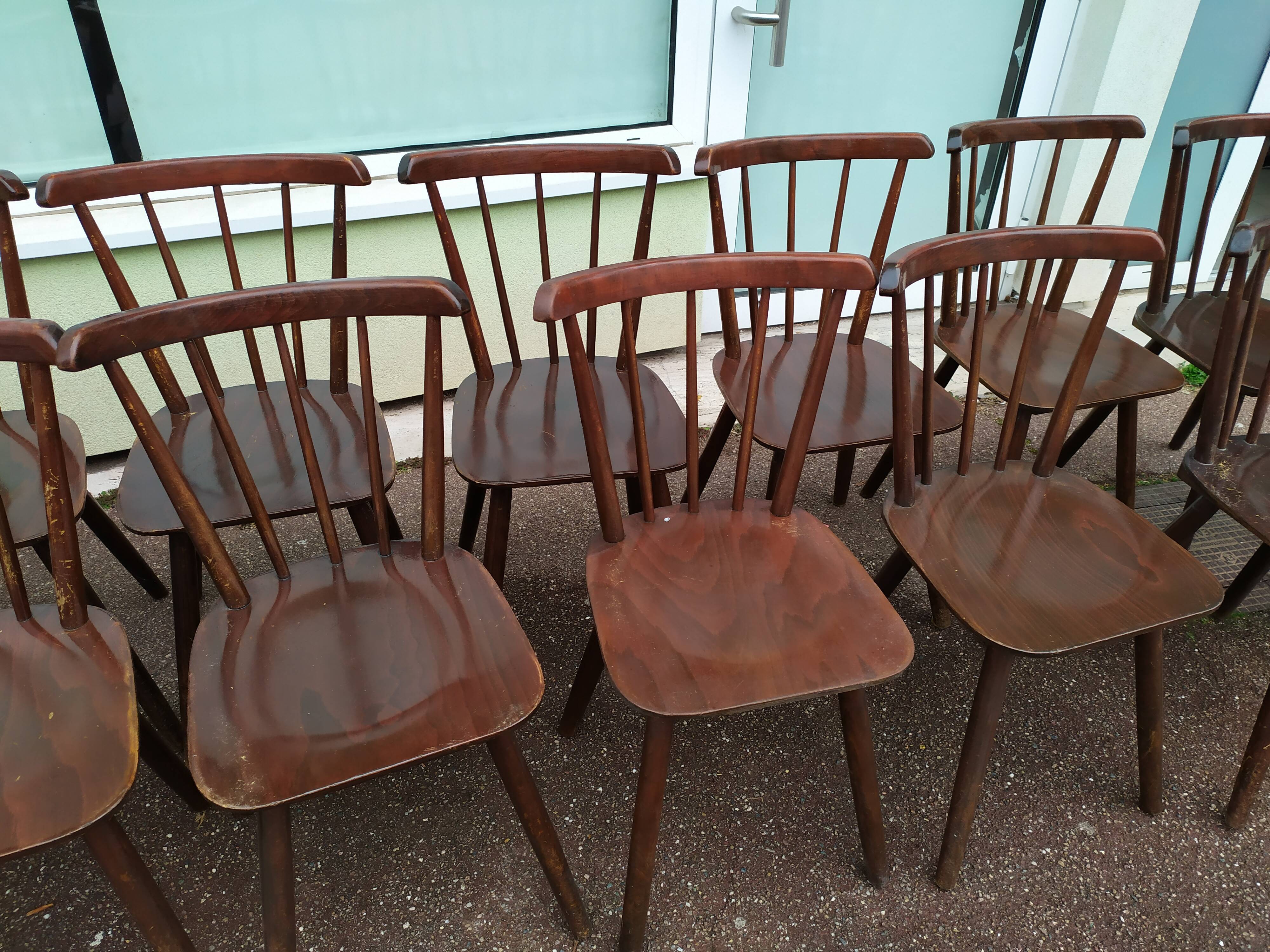 Lot de 20 chaises de bistrot bois - vintage