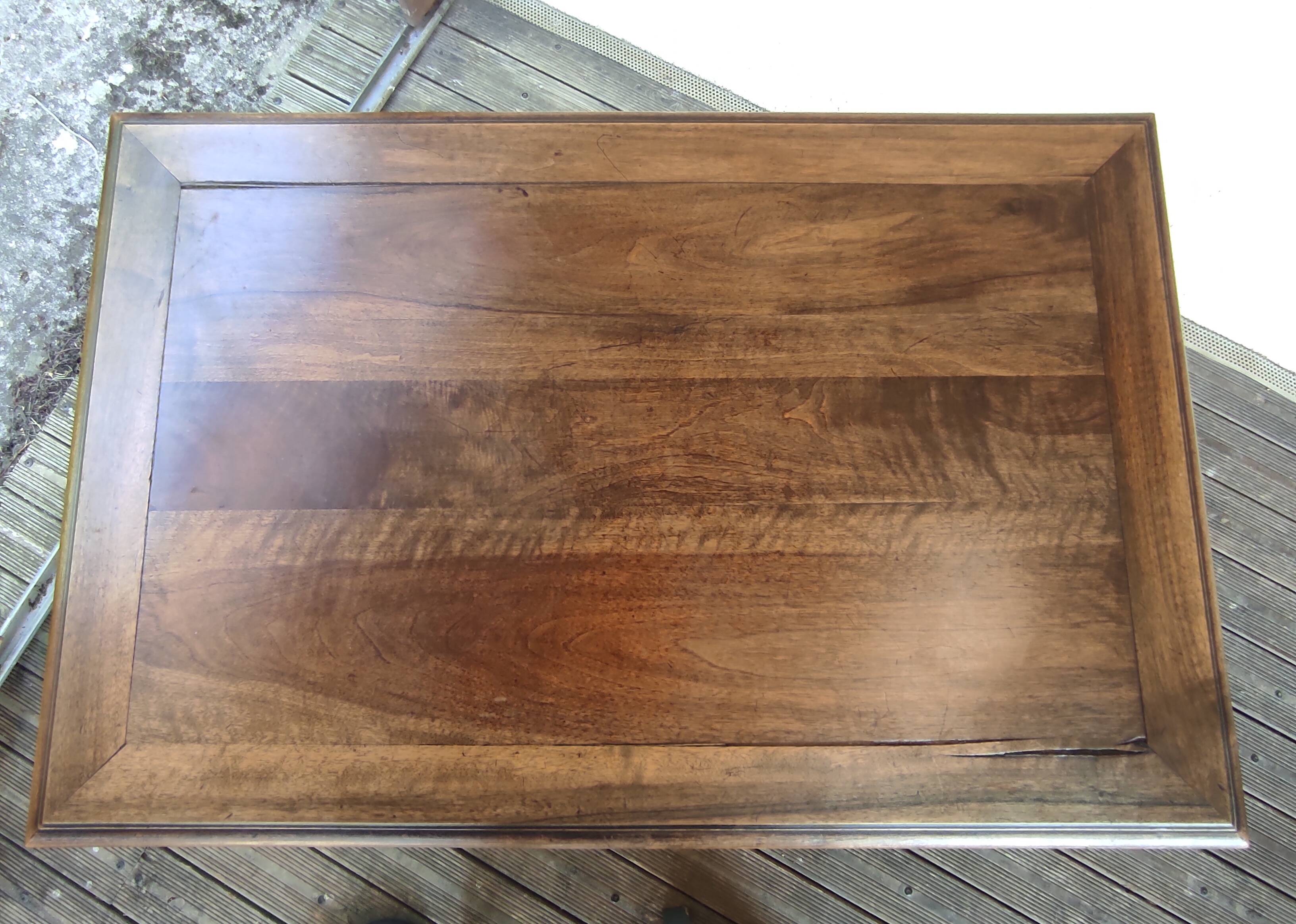 Bureau ancien en bois massif