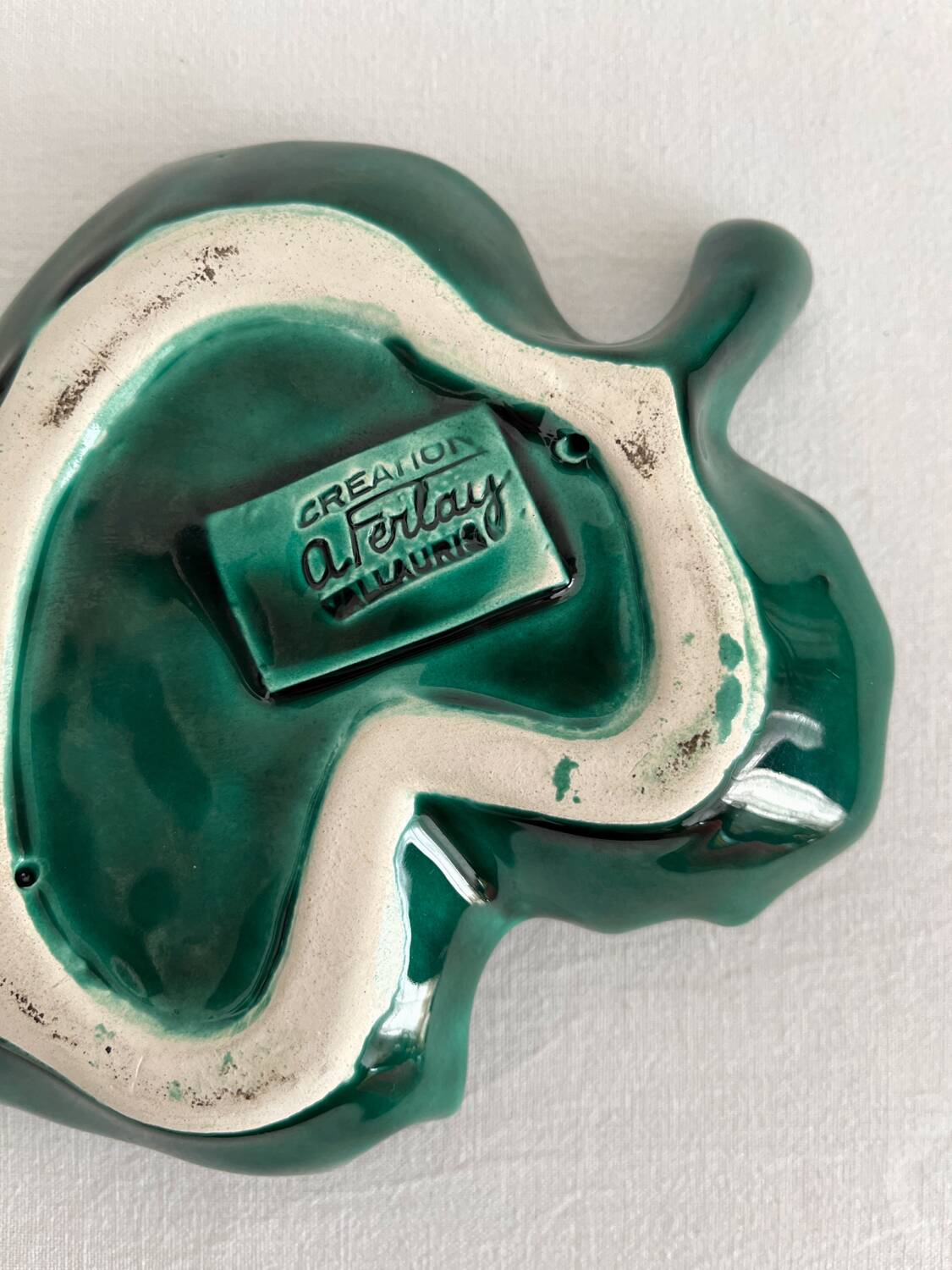 Vallauris green leaf slip bowl