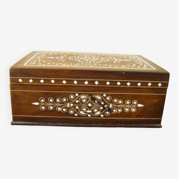 Vintage jewelry box