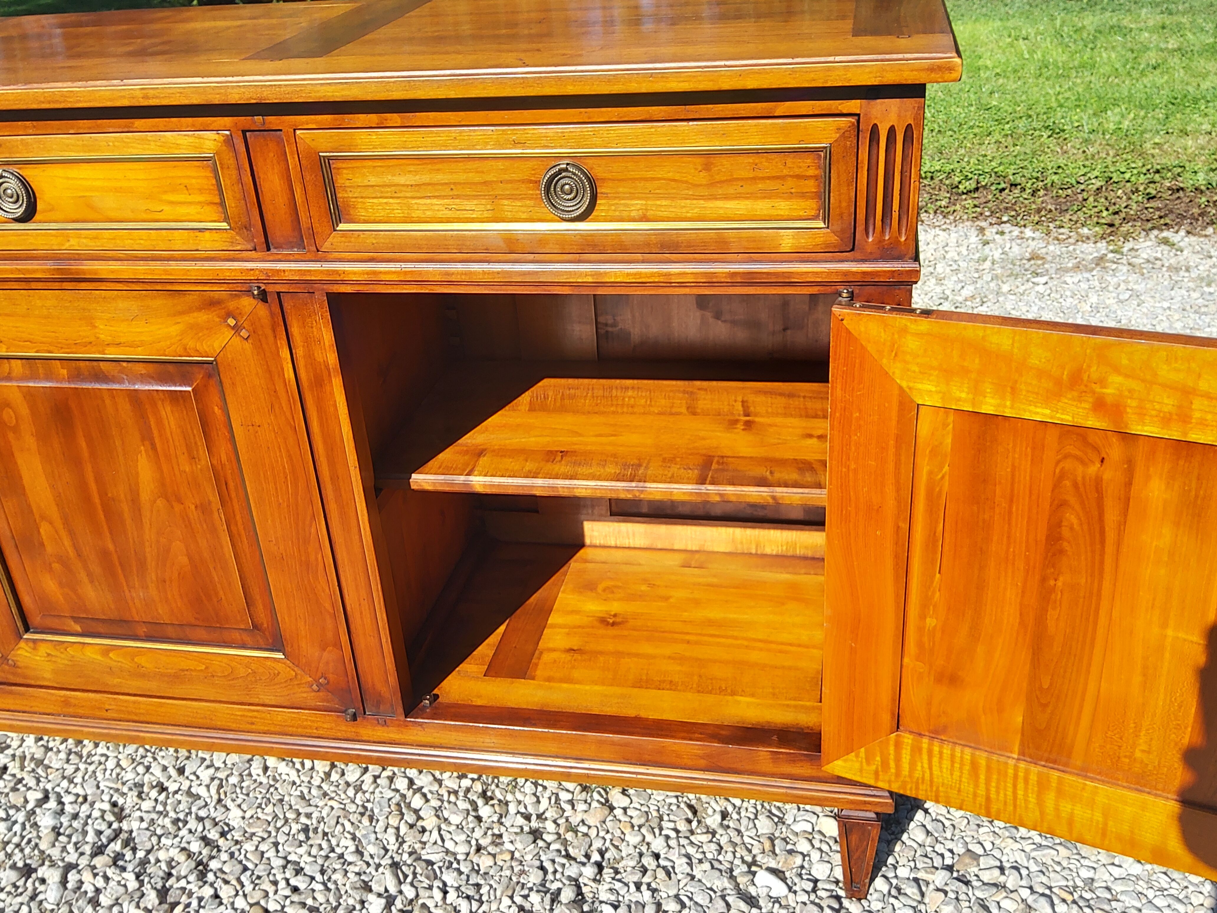Sideboard