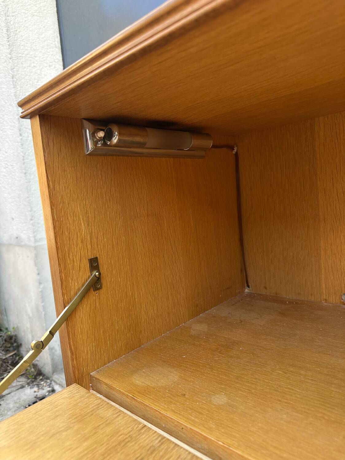 Antique roulette bar