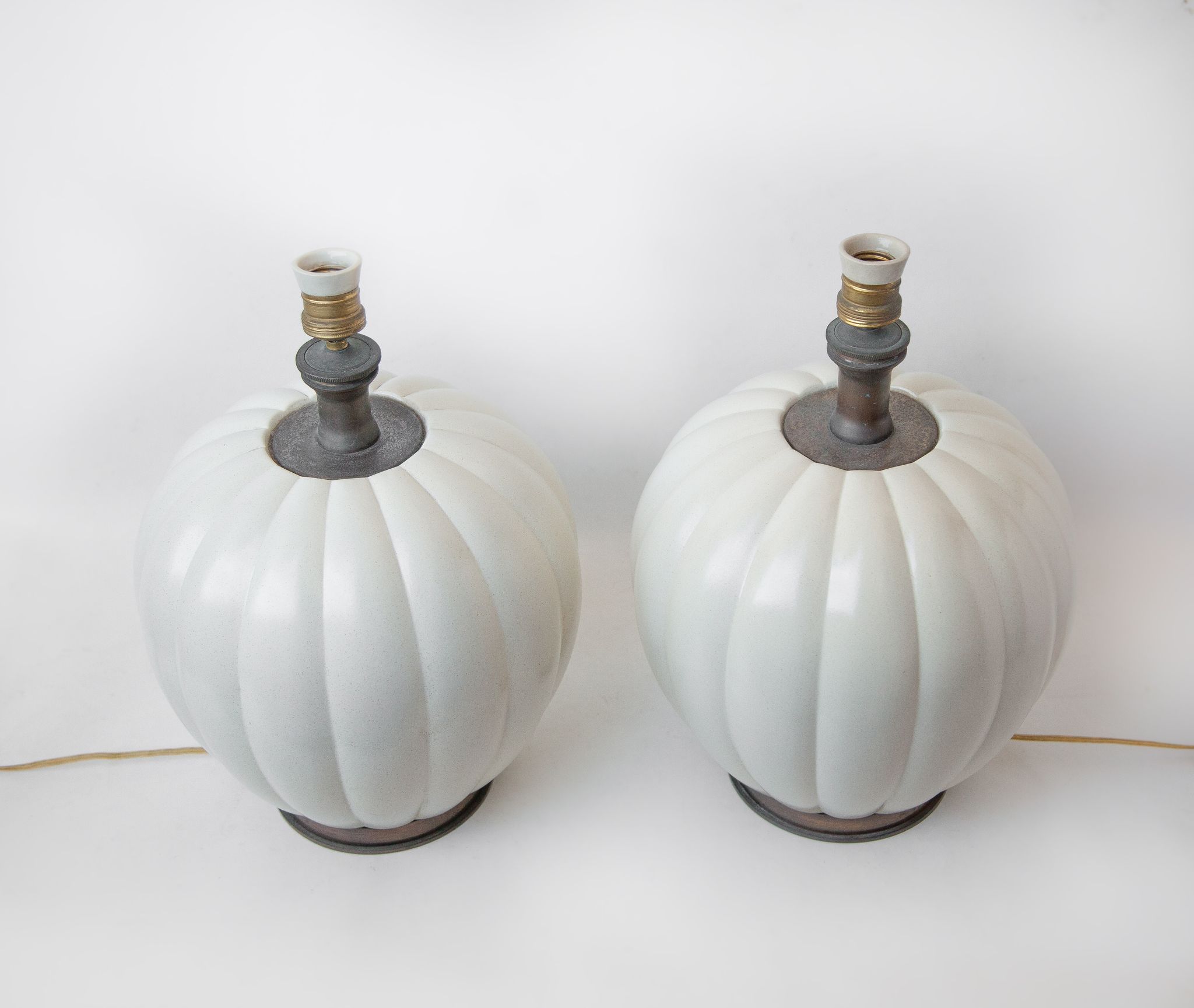 Pair of ceramic lamp feets