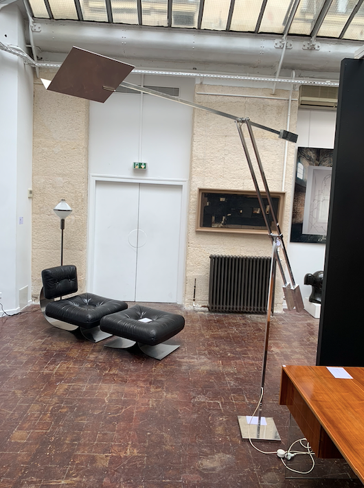 Giraffe Angelo Brotto lamppost