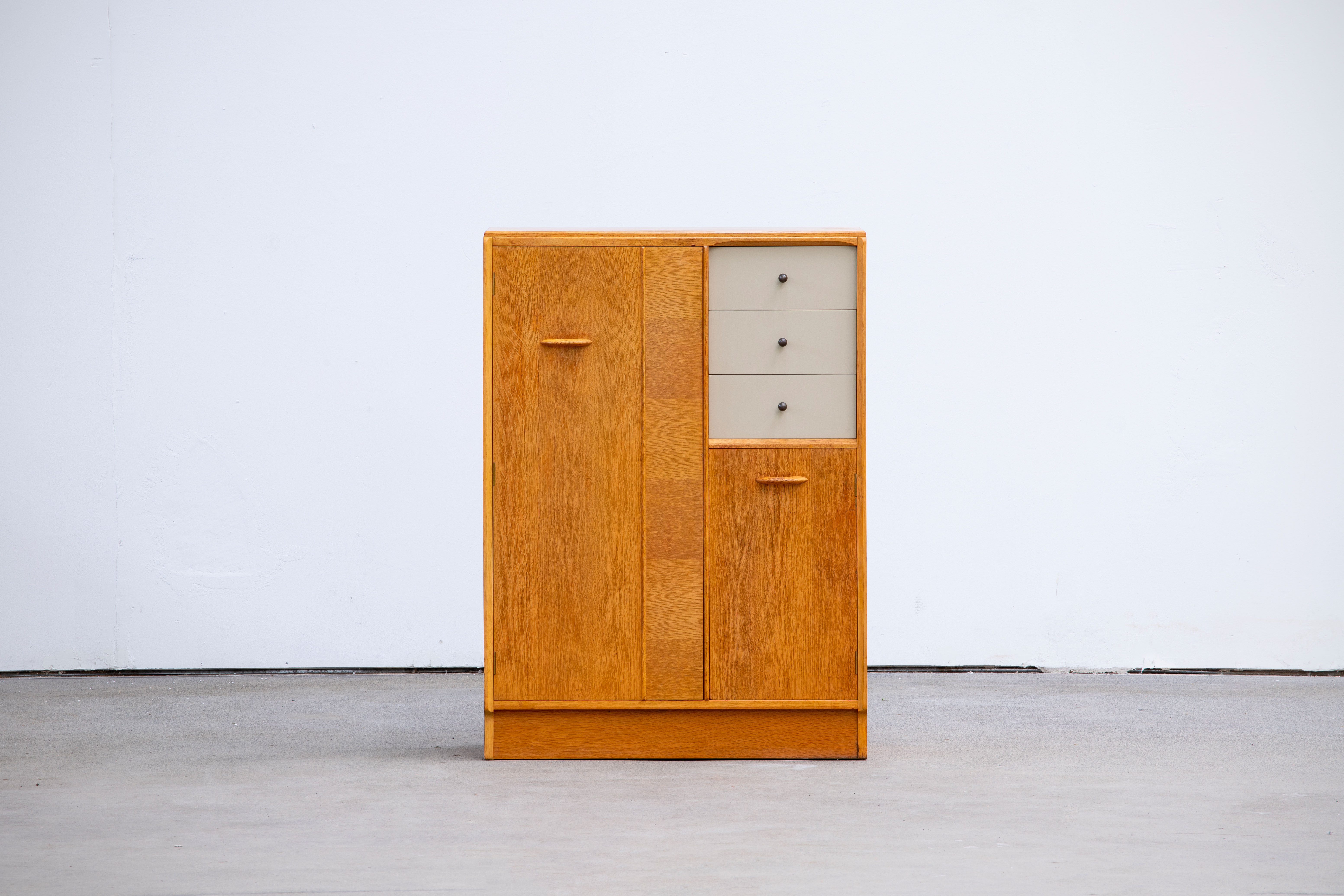 Vintage Scandinavian wardrobe by GPlan - E-Gomme 1960