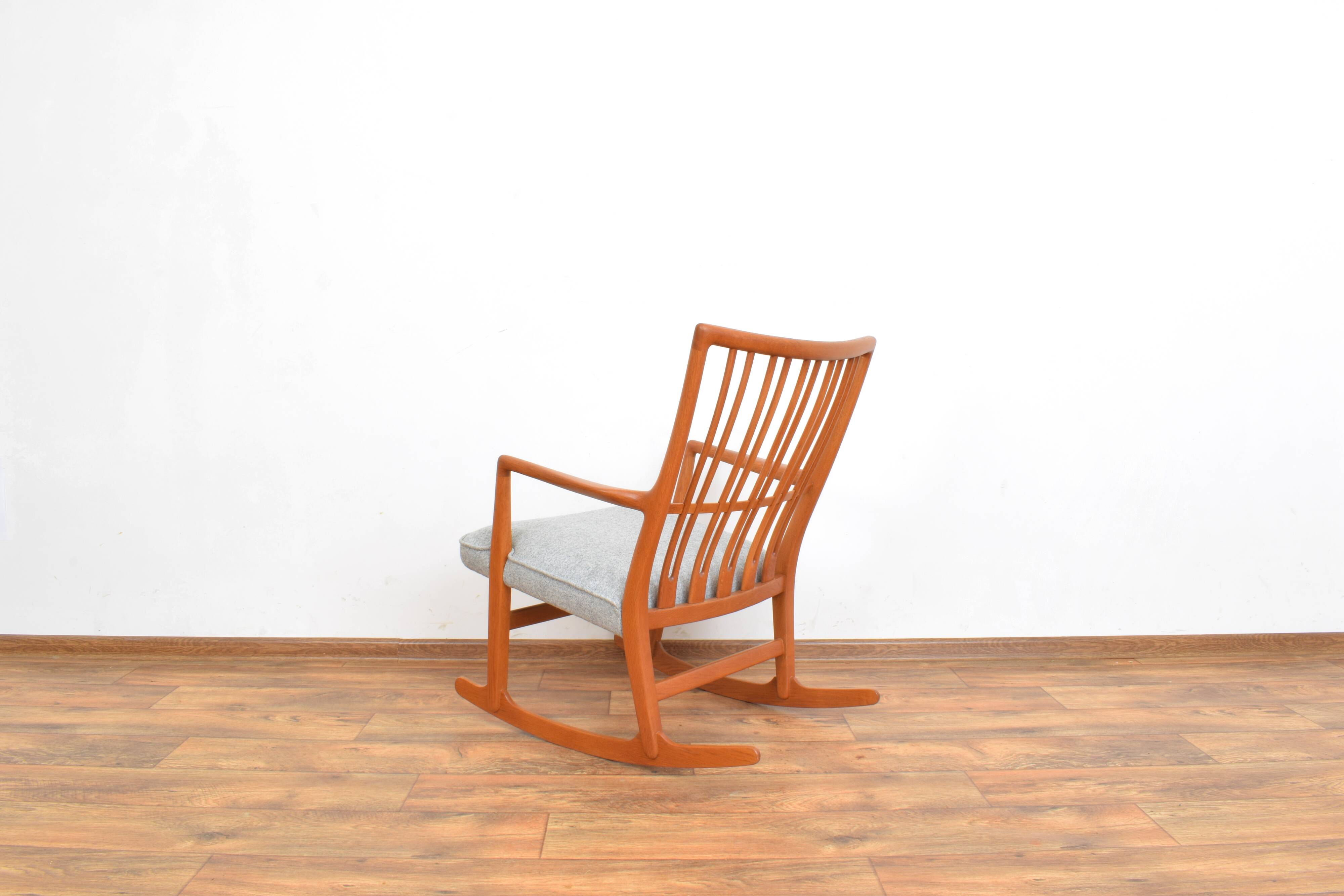 Oak ML33 Rocking Chair by Hans J. Wegner for A/S Mikael Laursen, 1950s