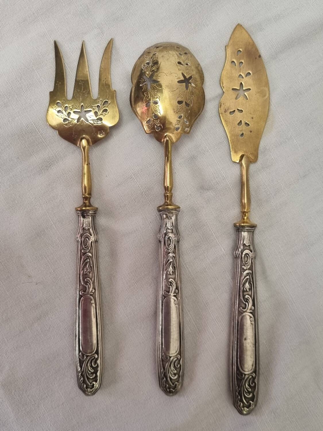 Silver serving cutlery for petits fours