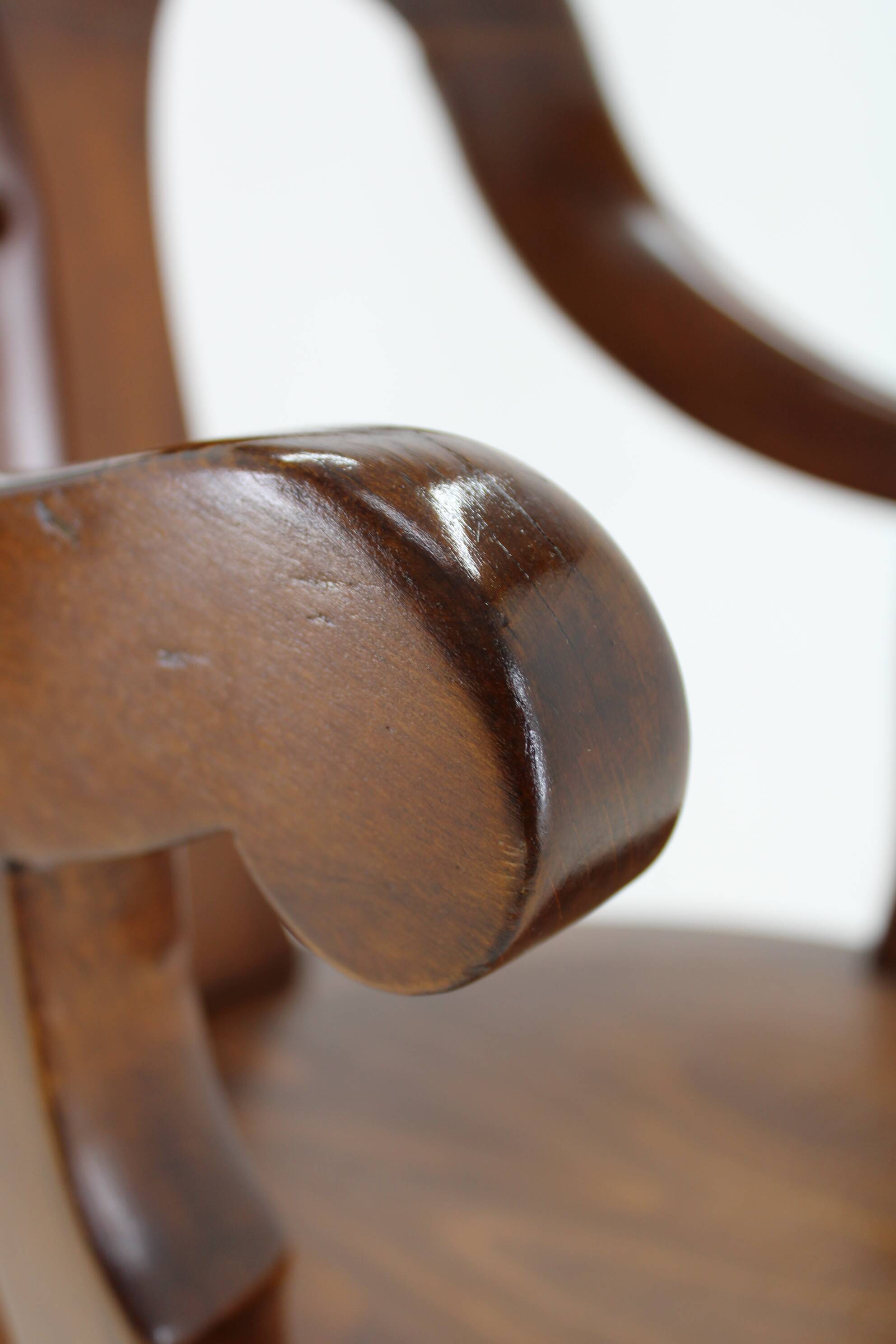 Chaise de barbier pivotante en hêtre restaurée des années 1920, Tchécoslovaquie