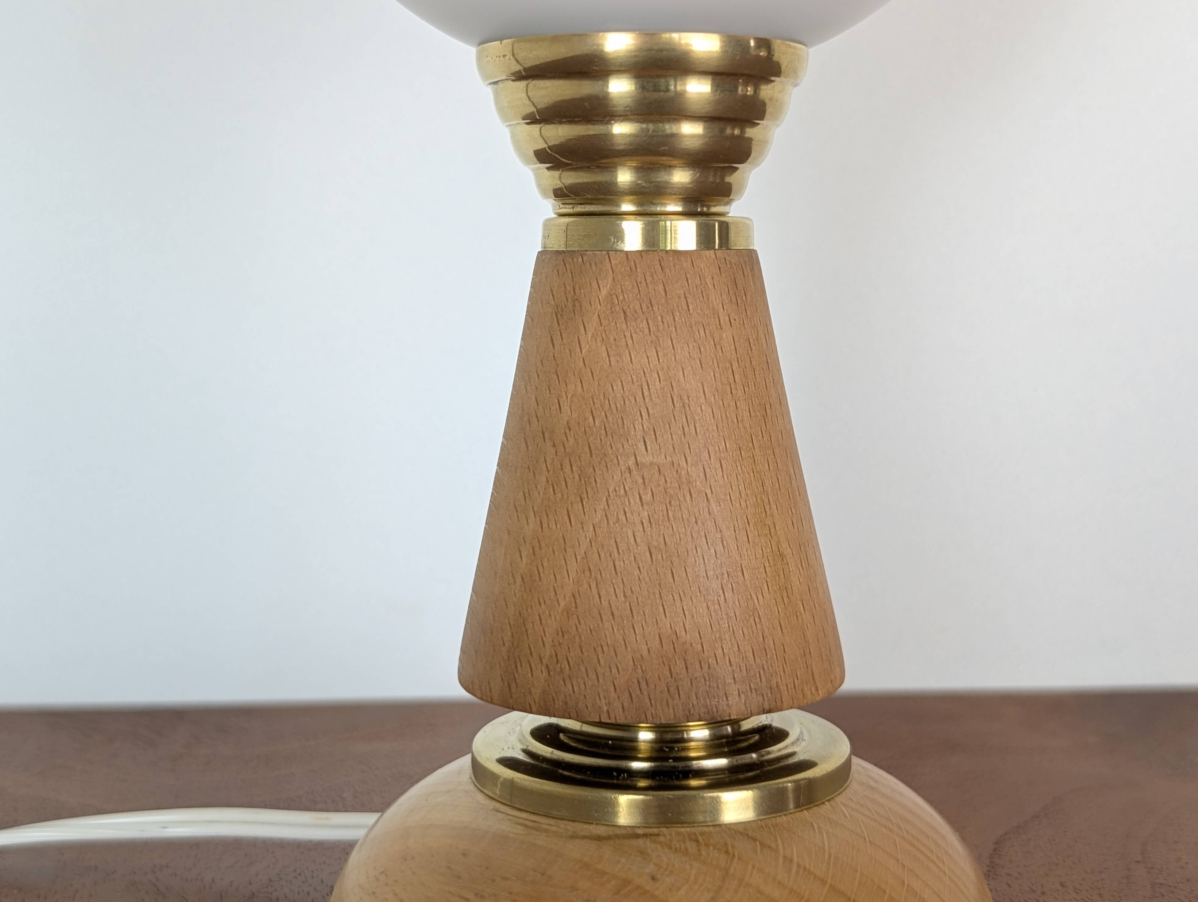Lampe bois et opaline