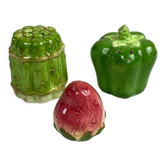 Salt shaker and pepper shaker