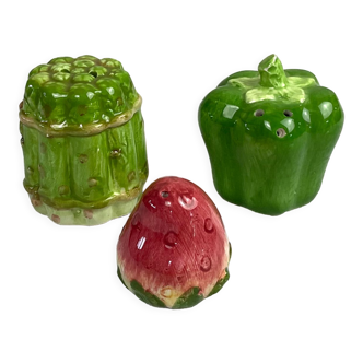 Salt shaker and pepper shaker