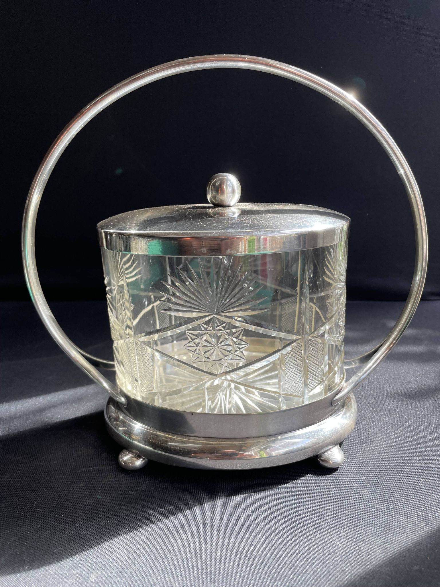 Biscuitier cristal taillé et métal argenté F. W. Quist (1831-1903)