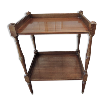 Serving table