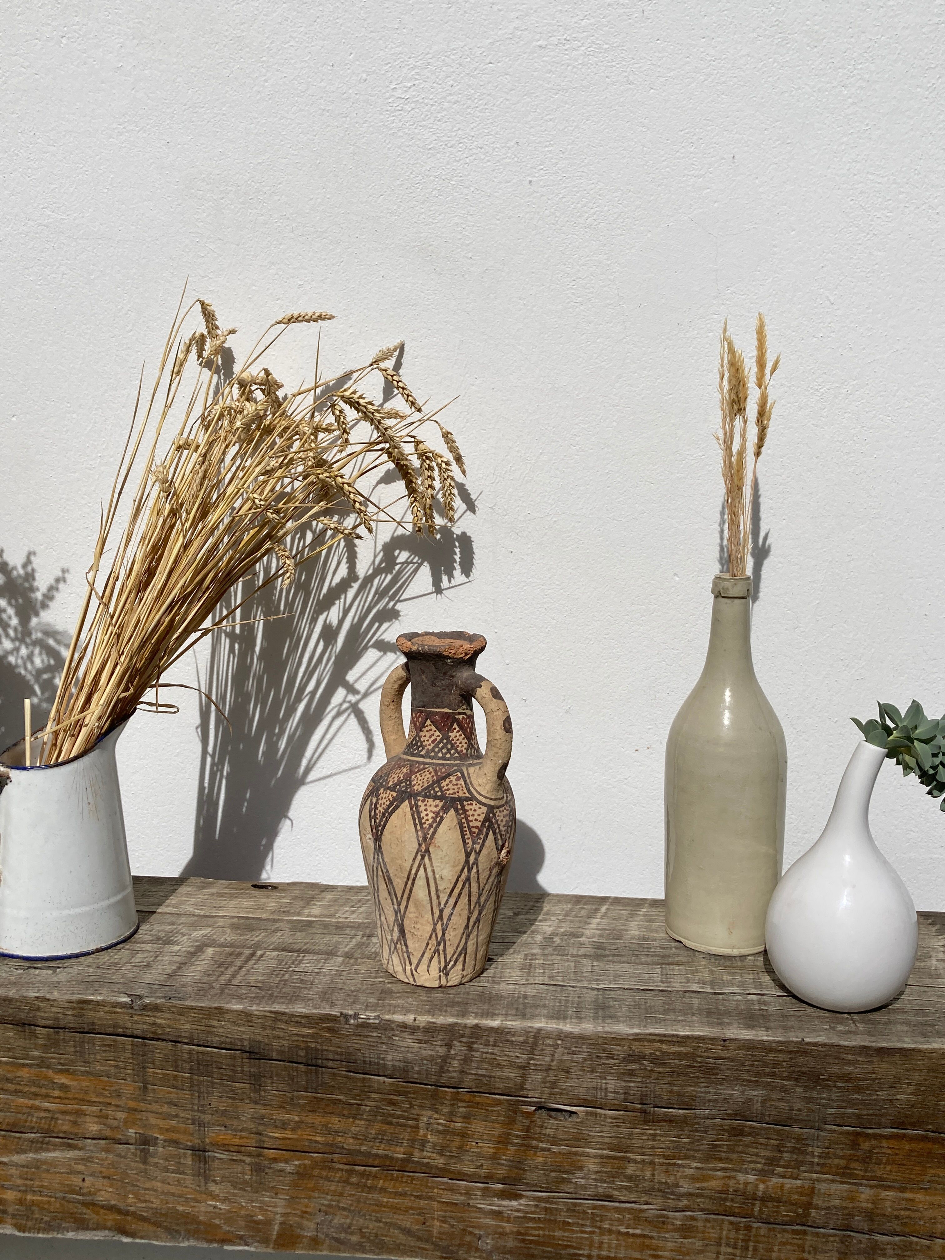 Berber water jar pottery vase in terracotta from the Rif