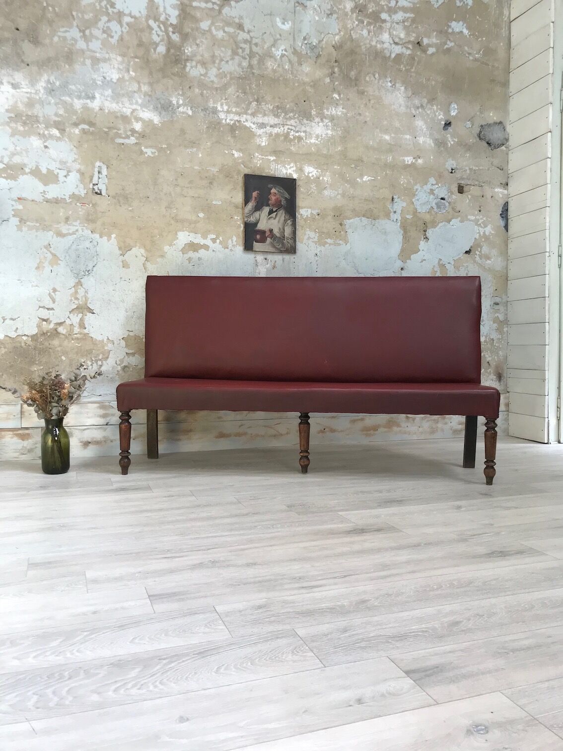 Bistro bench in burgundy leather