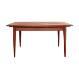 Extendable scandinavian table