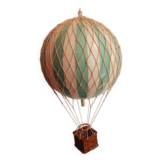 Hot air balloon suspension