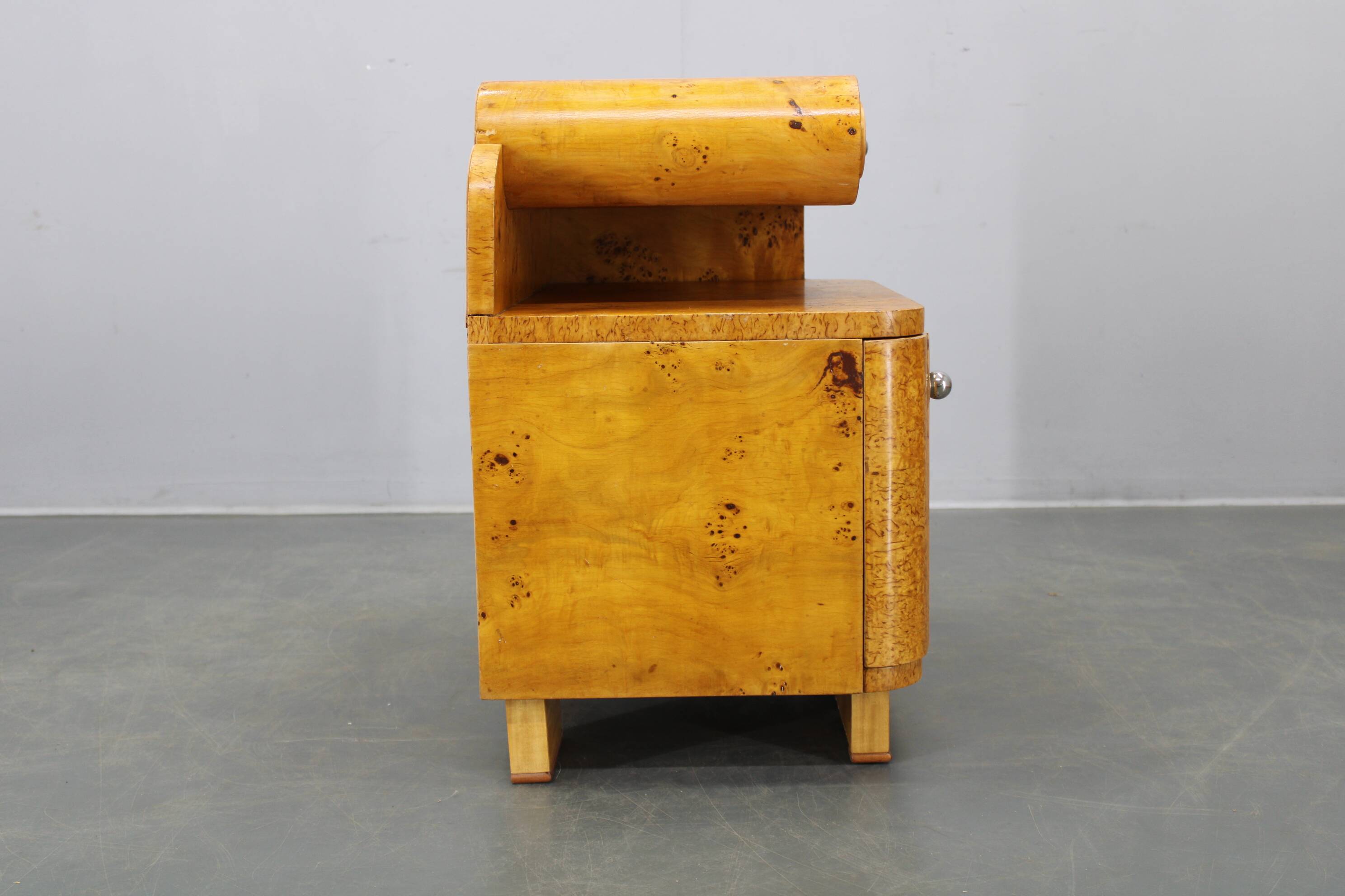 Pair of Art Deco burl wood nightstands, Czechoslovakia, 1940s