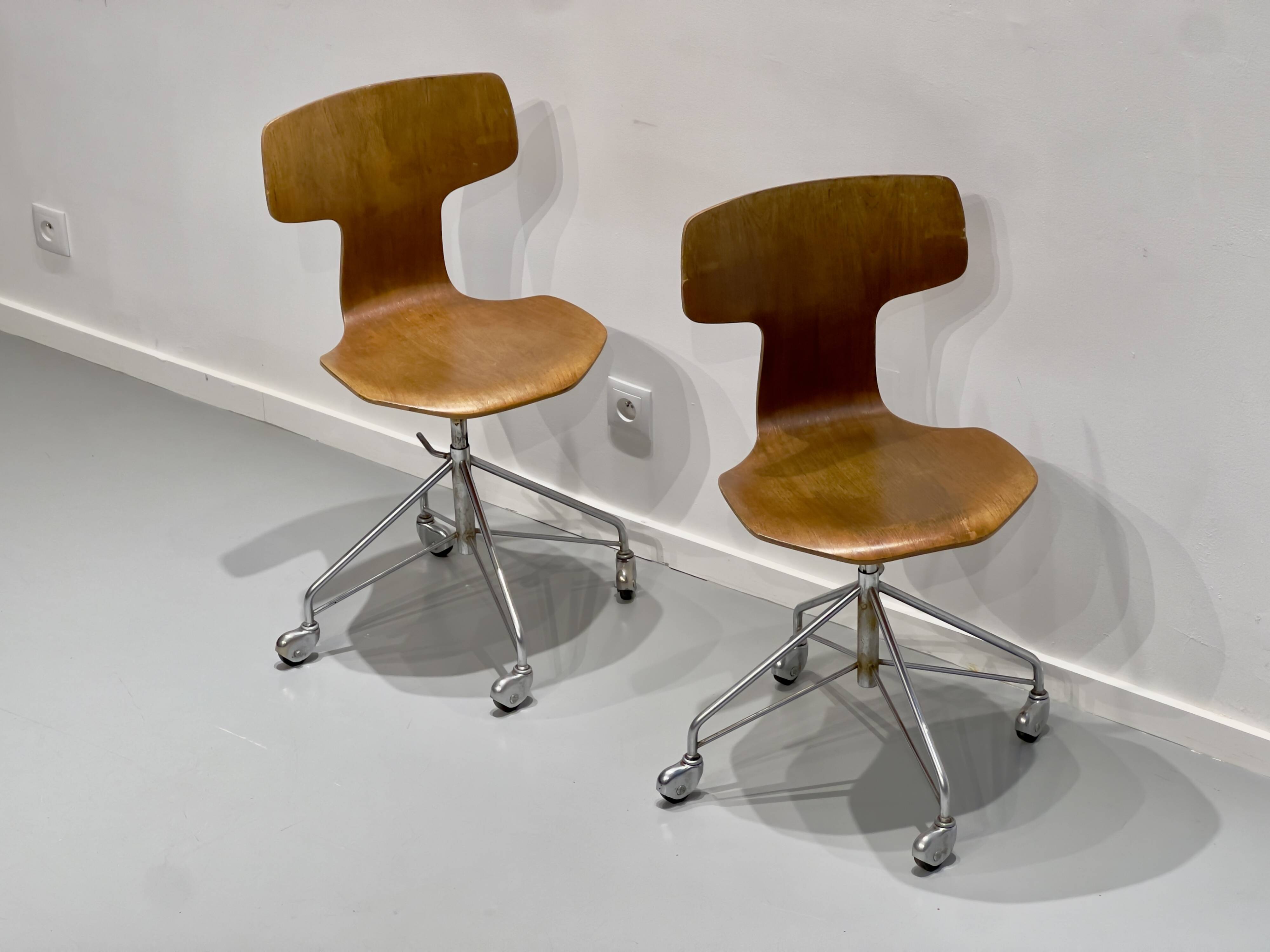 Set of 2 swivel chairs Model 3113 by Arne Jacobsen, Fritz Hansen, 1960s