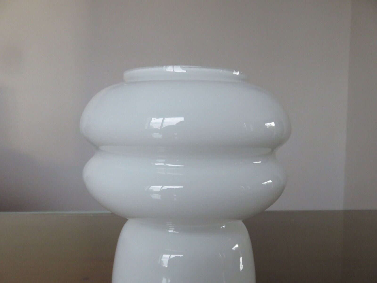 Mushroom lamp in white opaline 70s