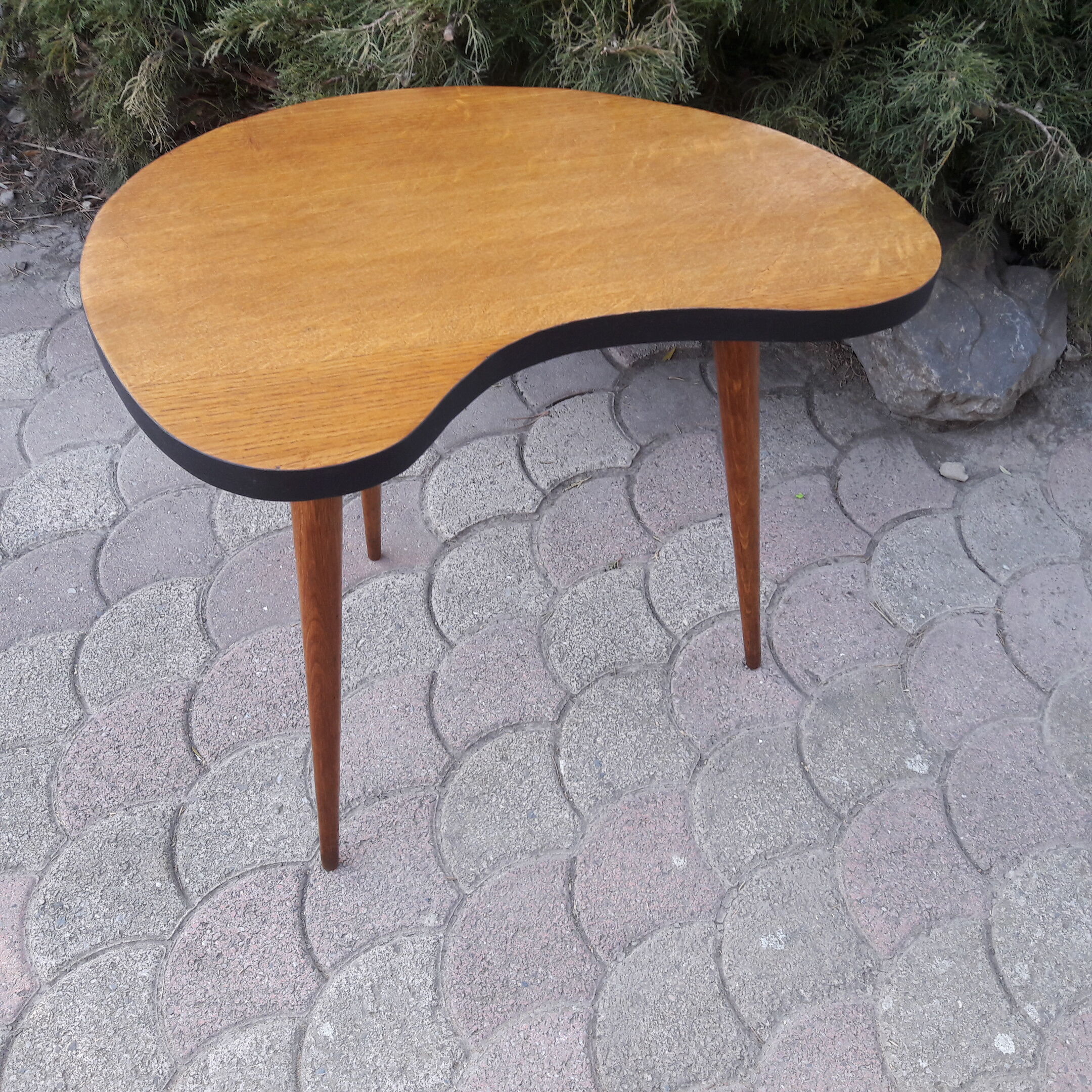 Table tripode haricot