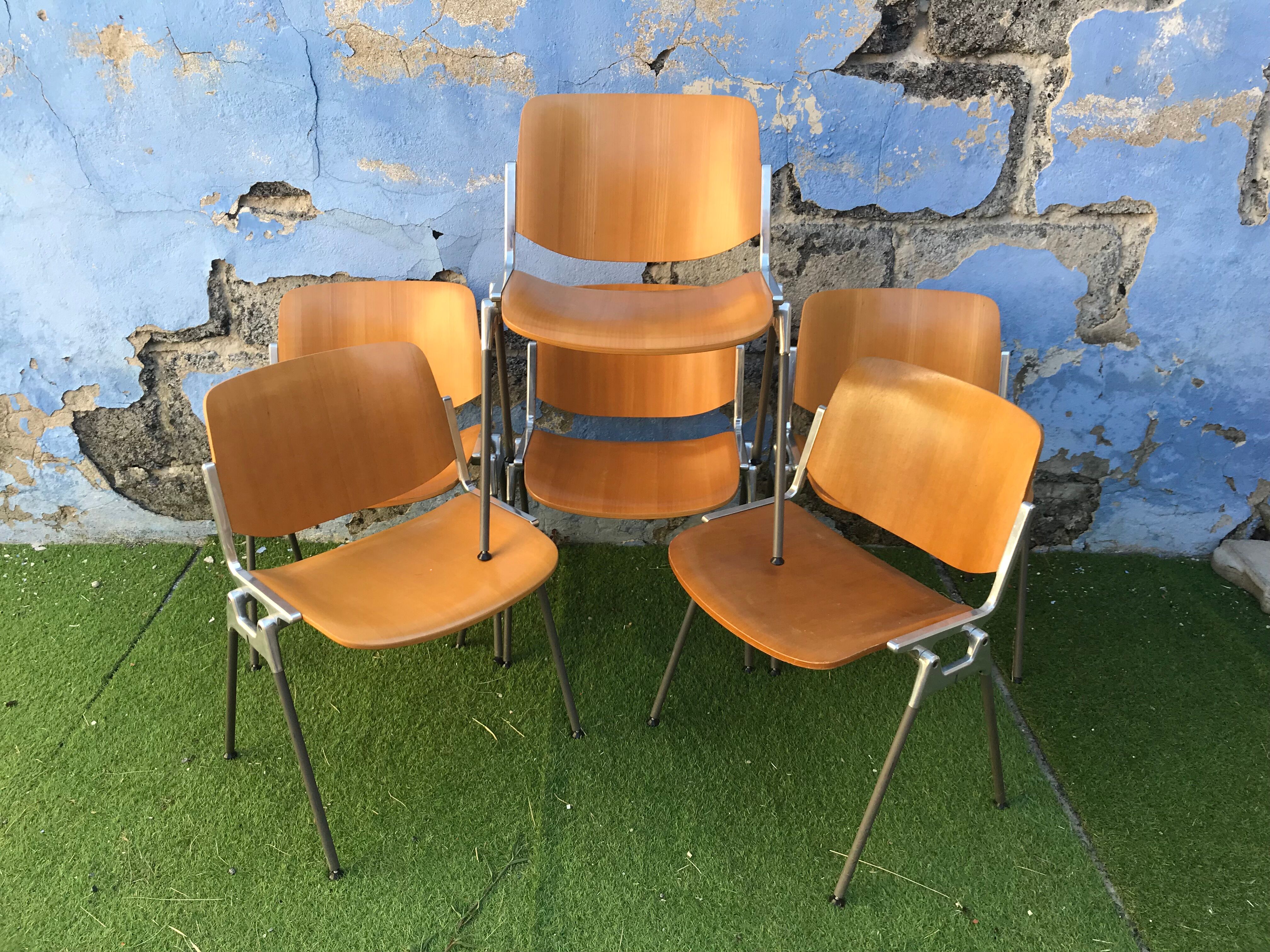 Set of 6 chairs by Giancarlo Piretti