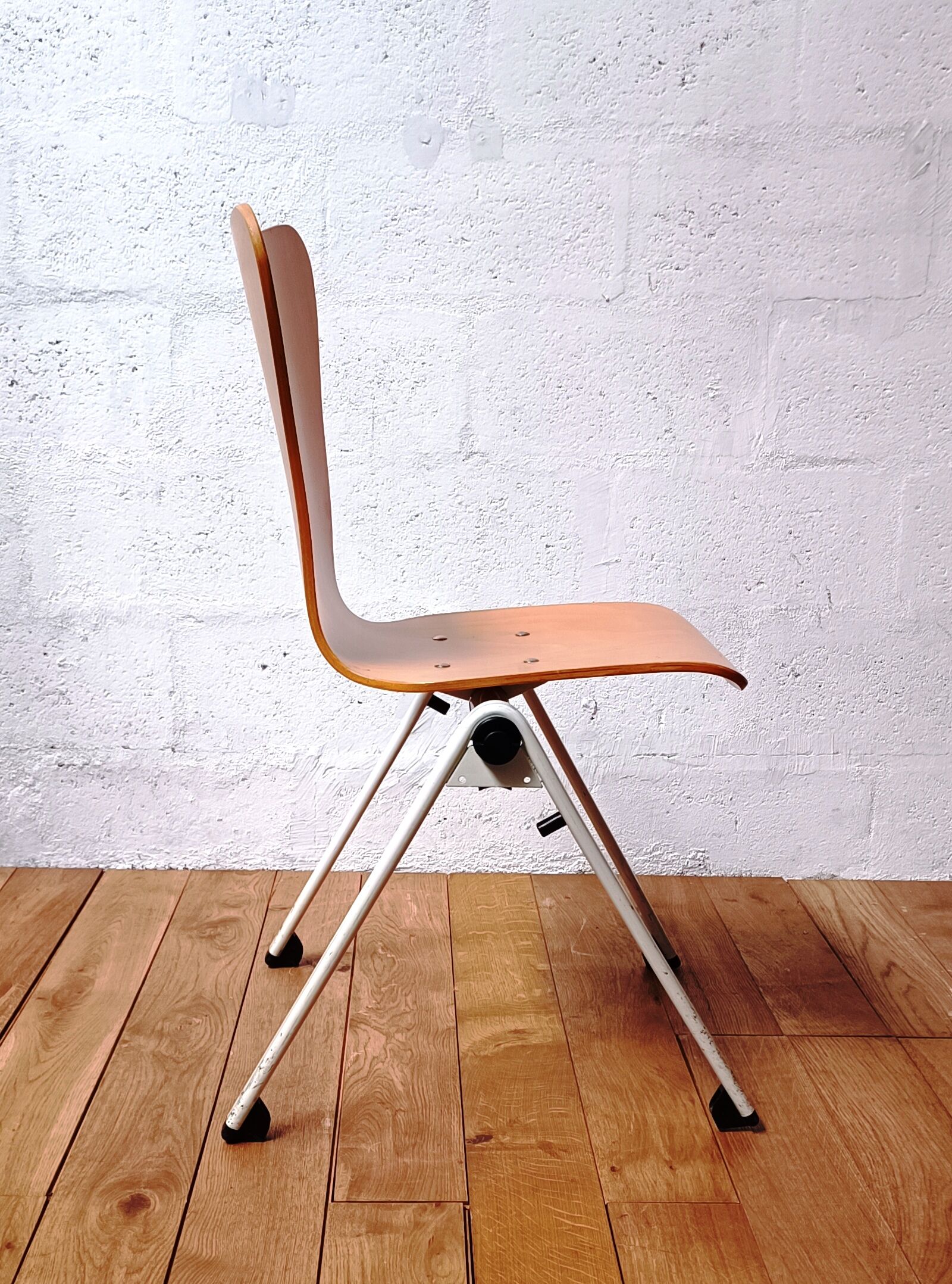 Vintage community chair