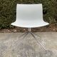 Chaise pivotante Catifa édition Arper par Lievore Alther