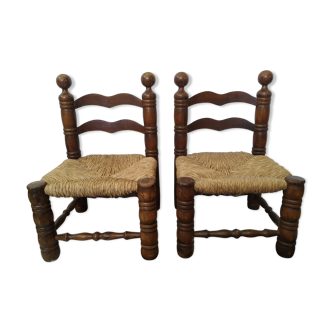 Pair of low-mulched chairs