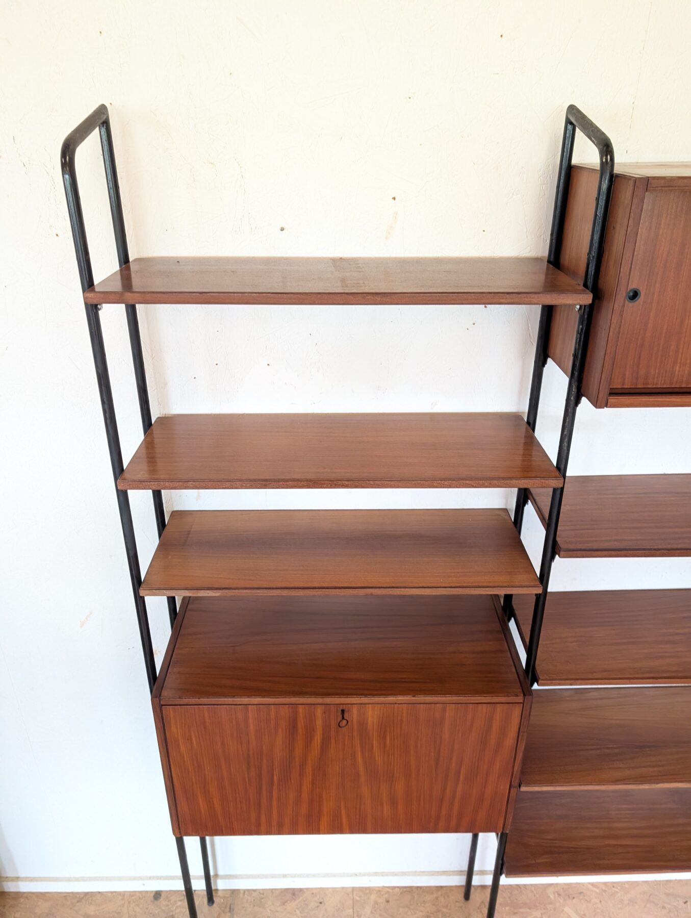 Free-standing teak bookshelf, Italy, 1960s