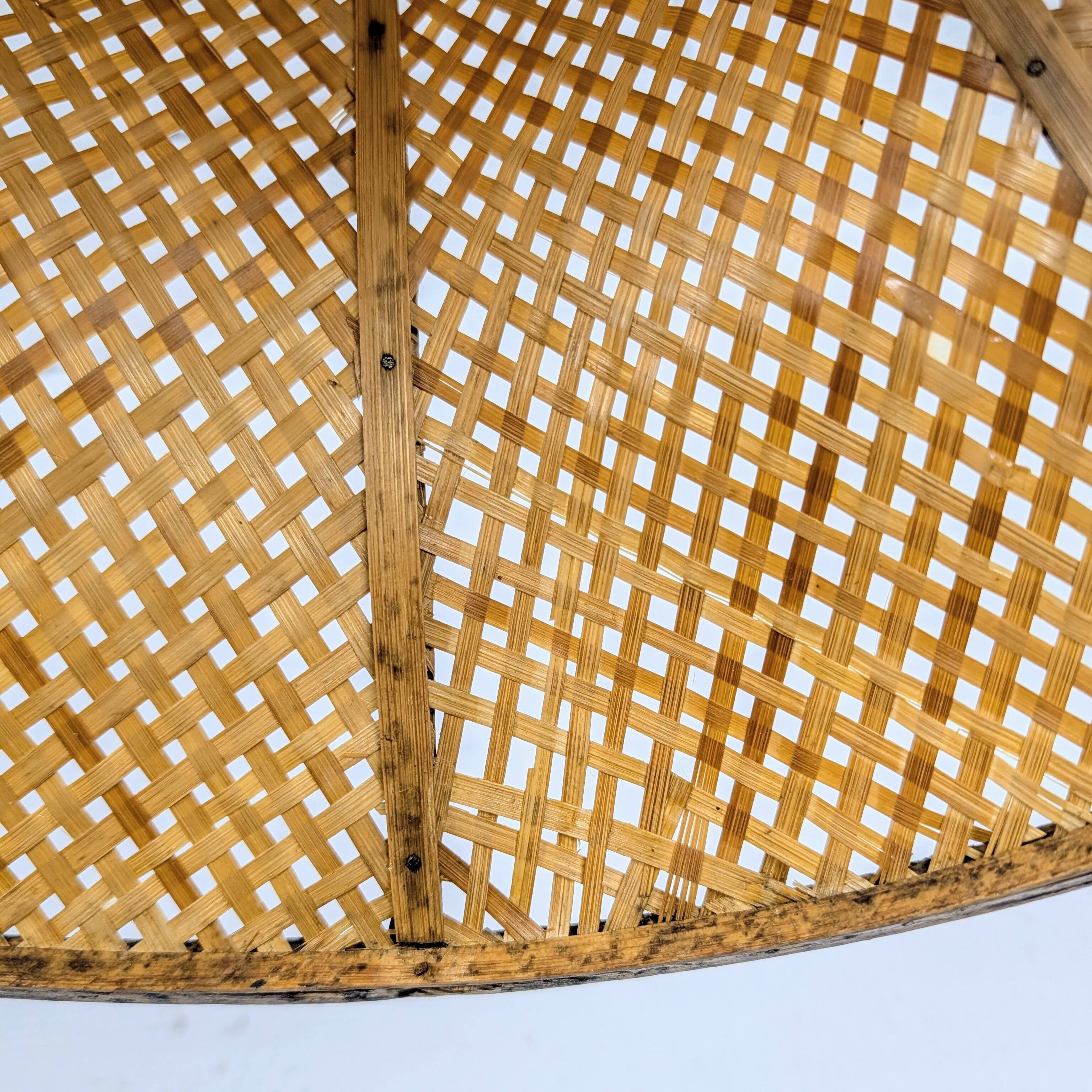 Woven rattan pendant light