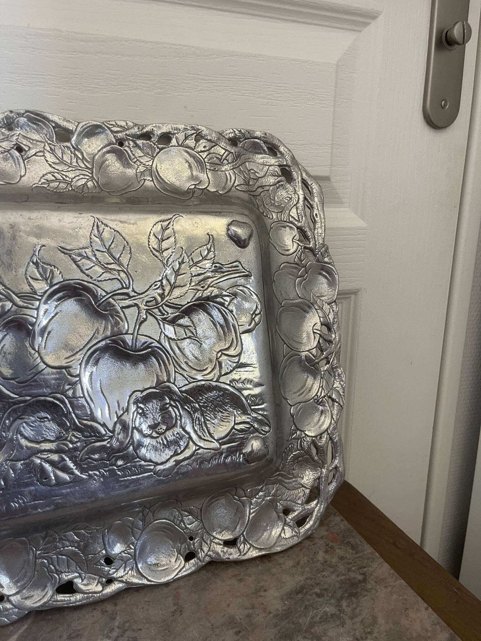 Vintage Arthur Court Designer Apple Bunnies Metal 1993 4