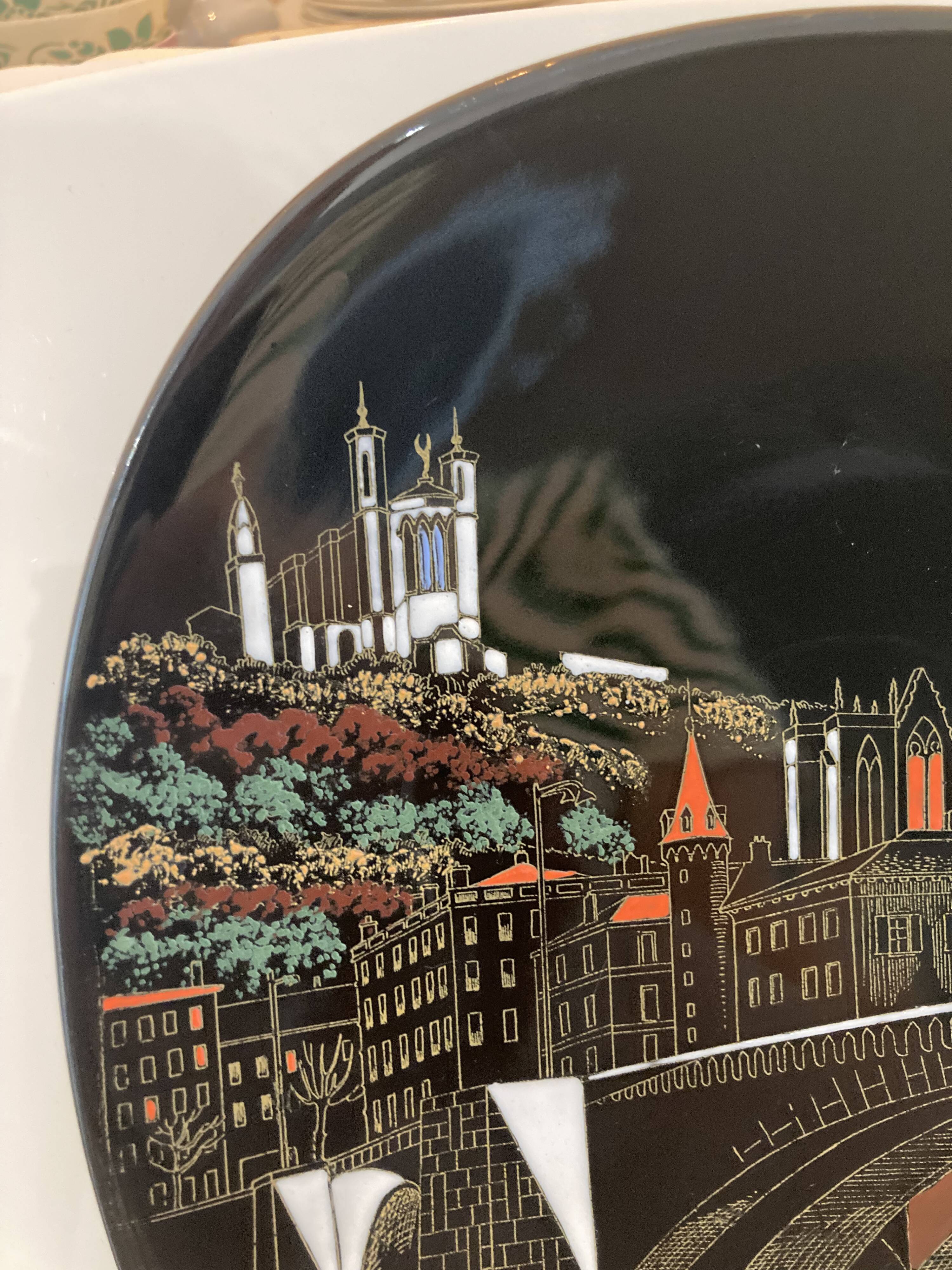 Decorative wall plate Longwy Grand Feu n°3632 Lyon at night - hand decorated