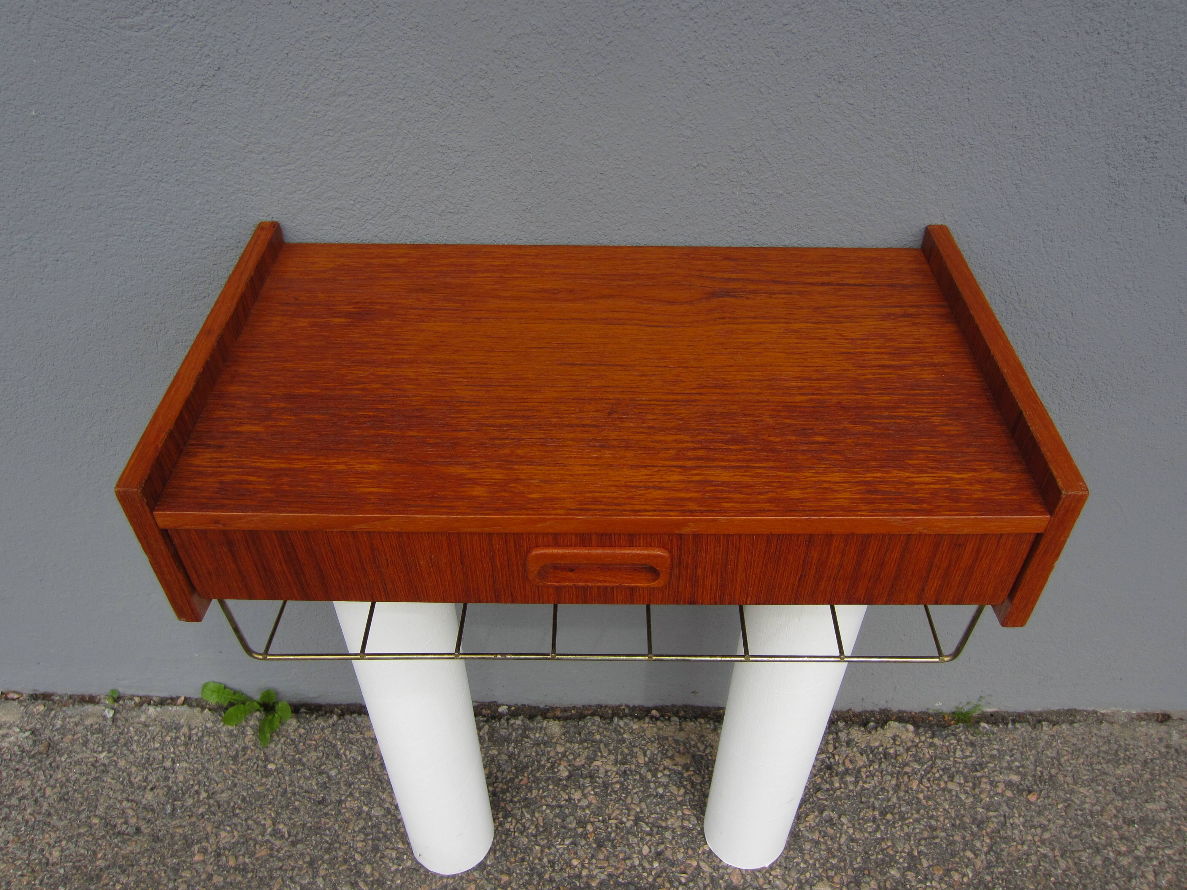 Scandinavian wall shelf with drawer