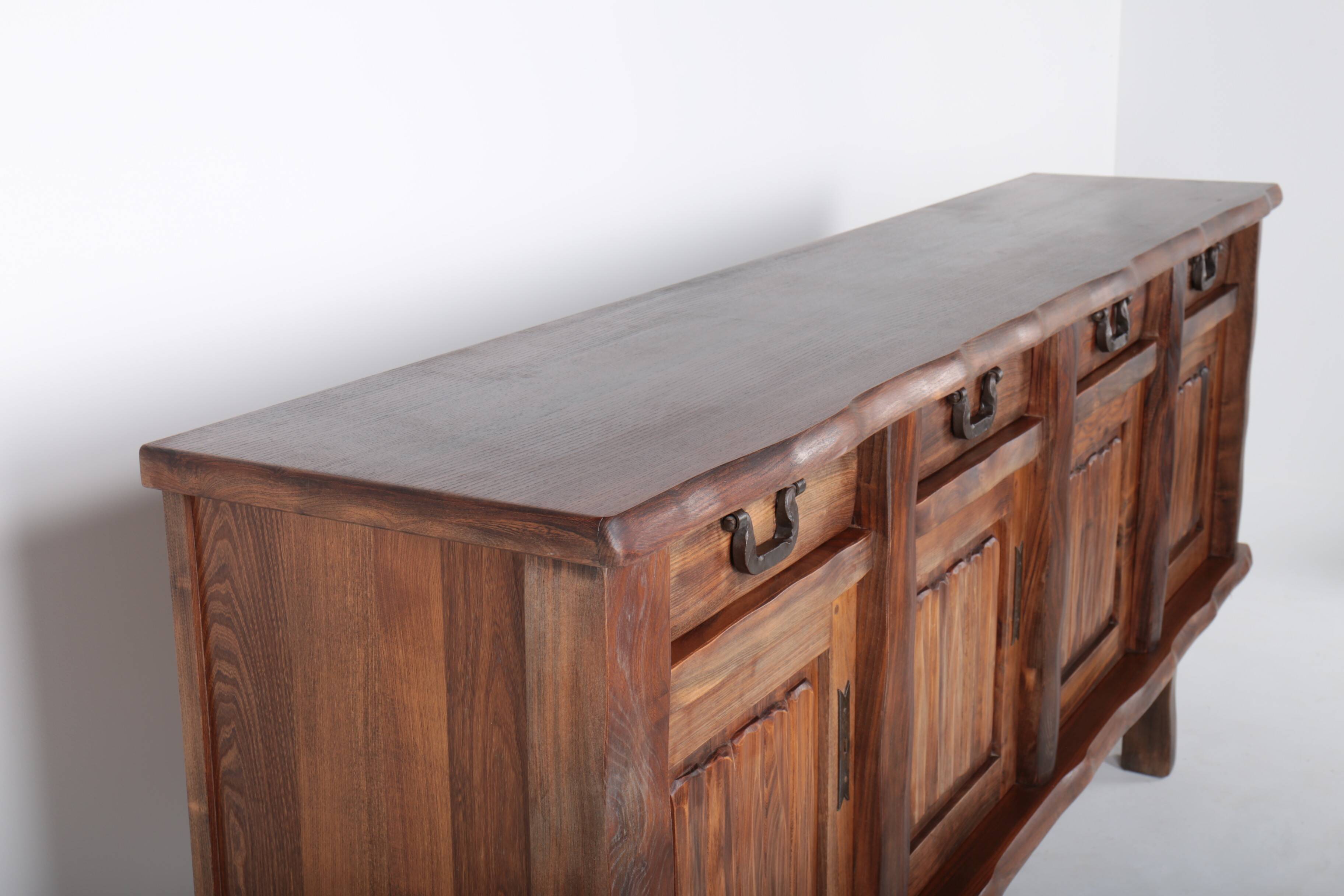 Large brutalist Aranjou sideboard in elm, 1960s