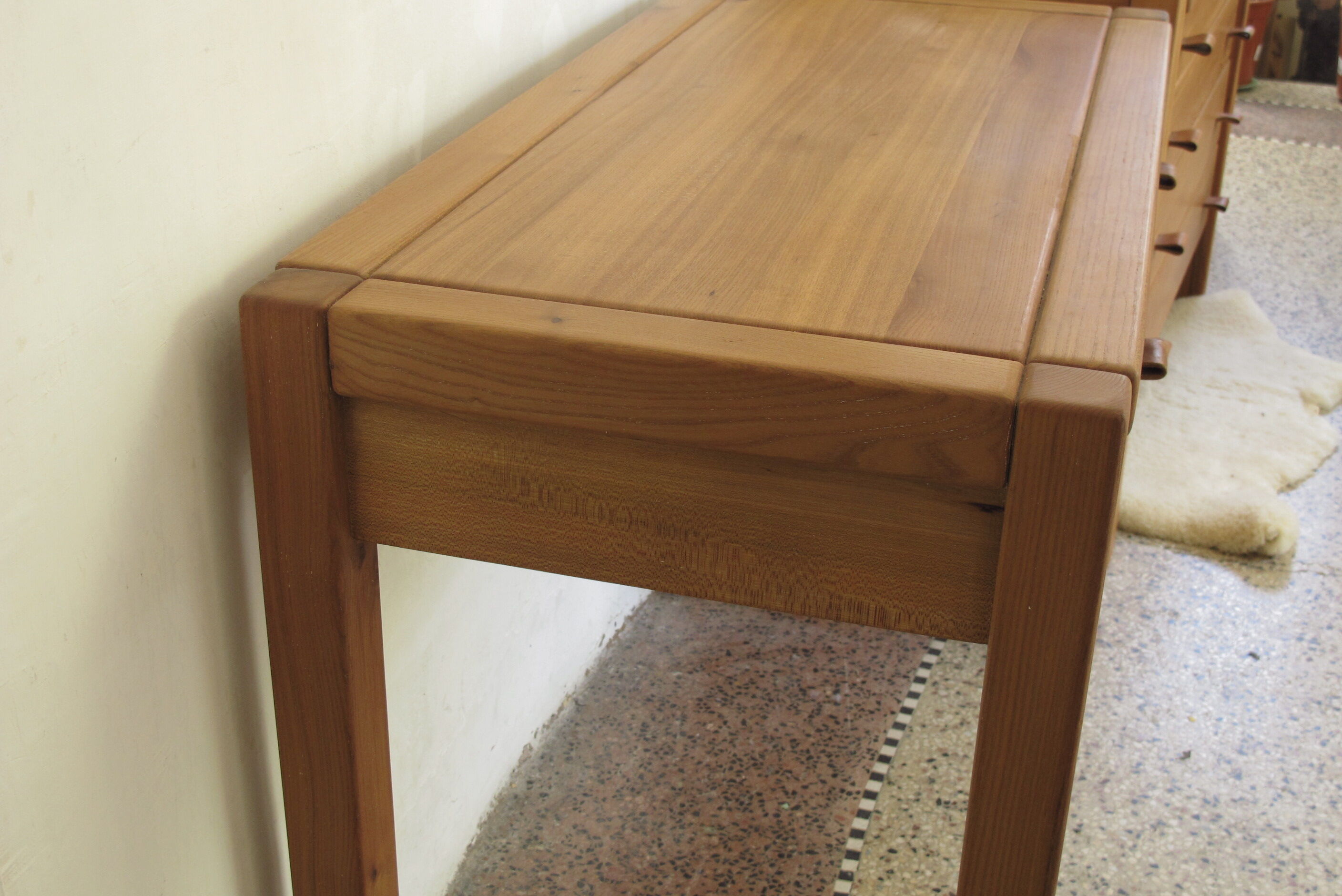 Solid Elm Office House Regain