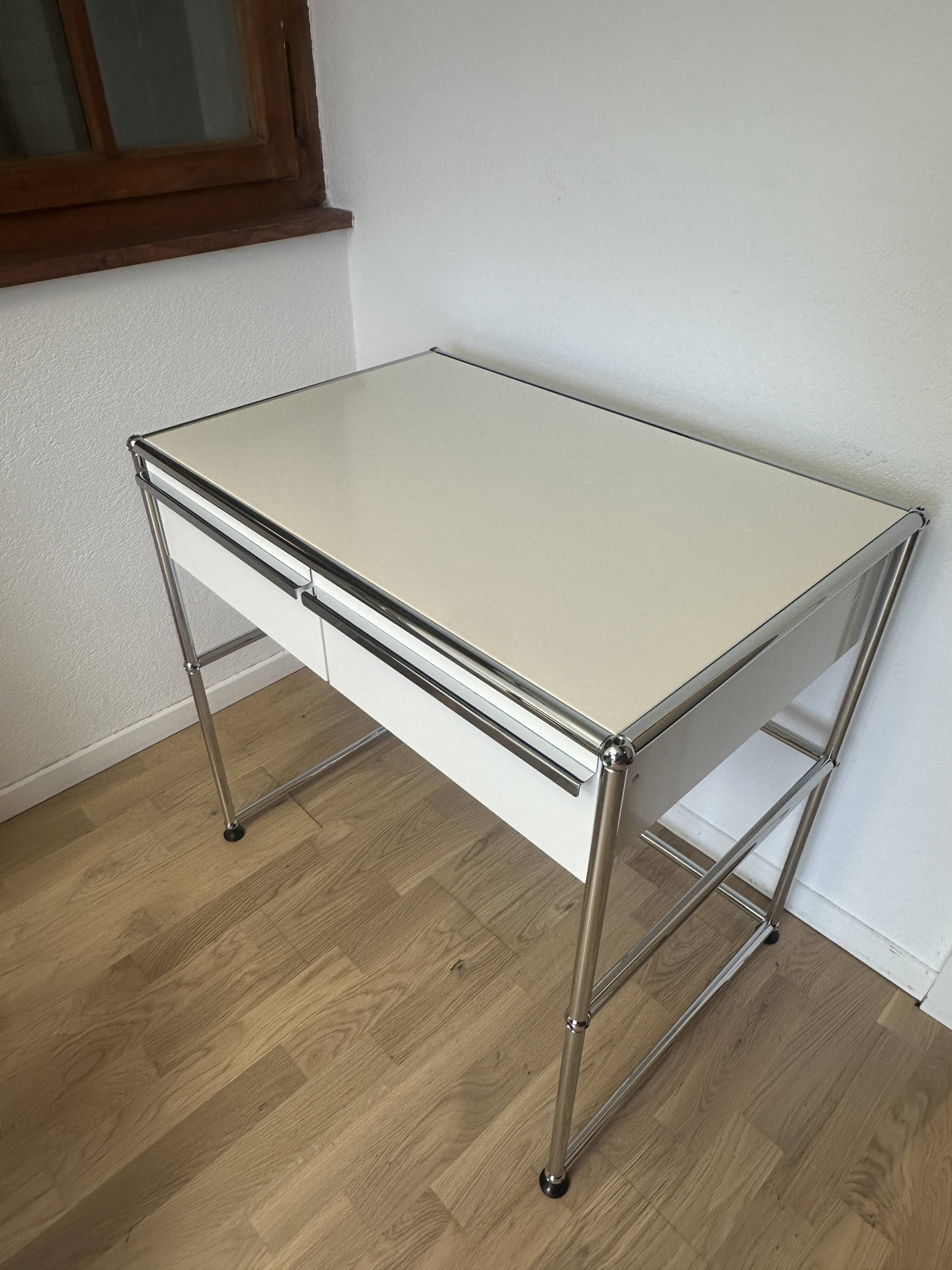 Bureau, desserte USM Haller en blanc