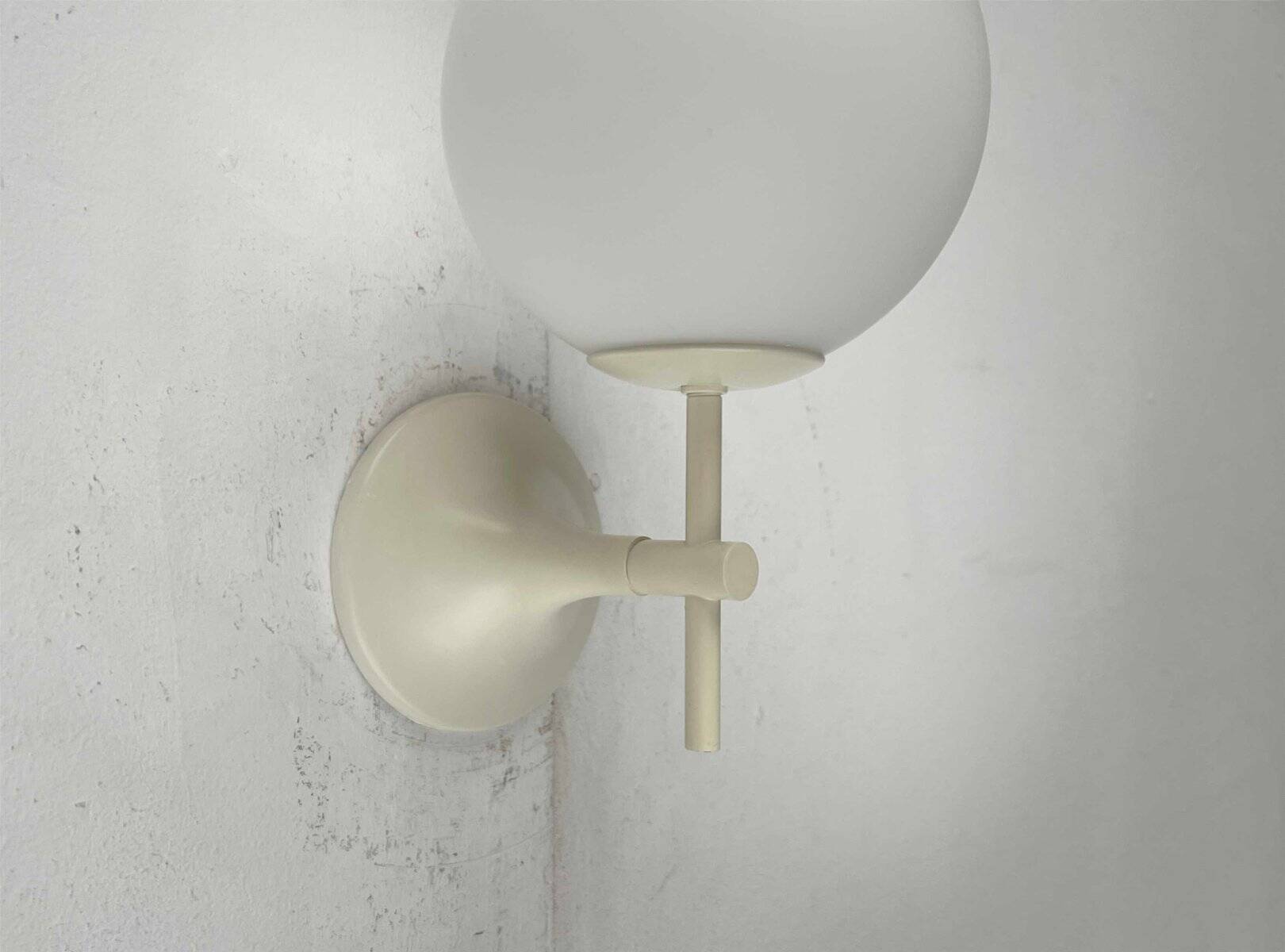 Swiss wall lamp from the modern space age of the mid-century by E.R. Nele for Temde, 1960s.