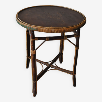 Rattan pedestal table.