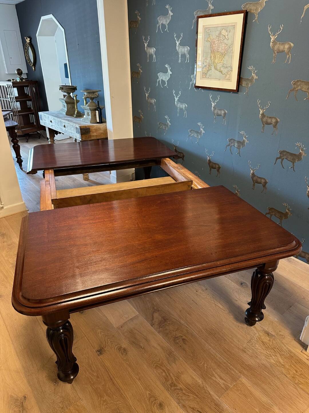 Grande table à manger antique