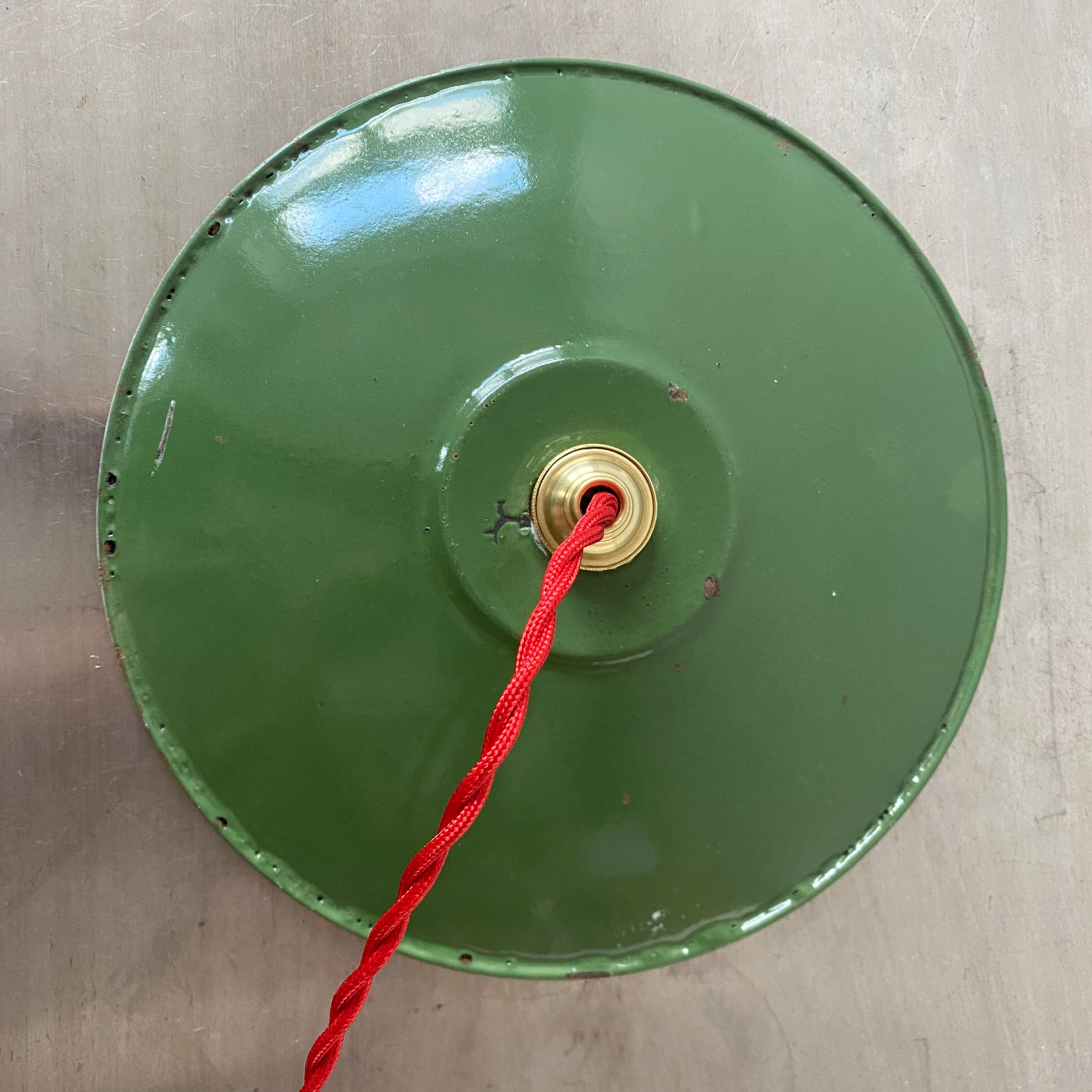 2 industrial suspensions in green enamelled sheet