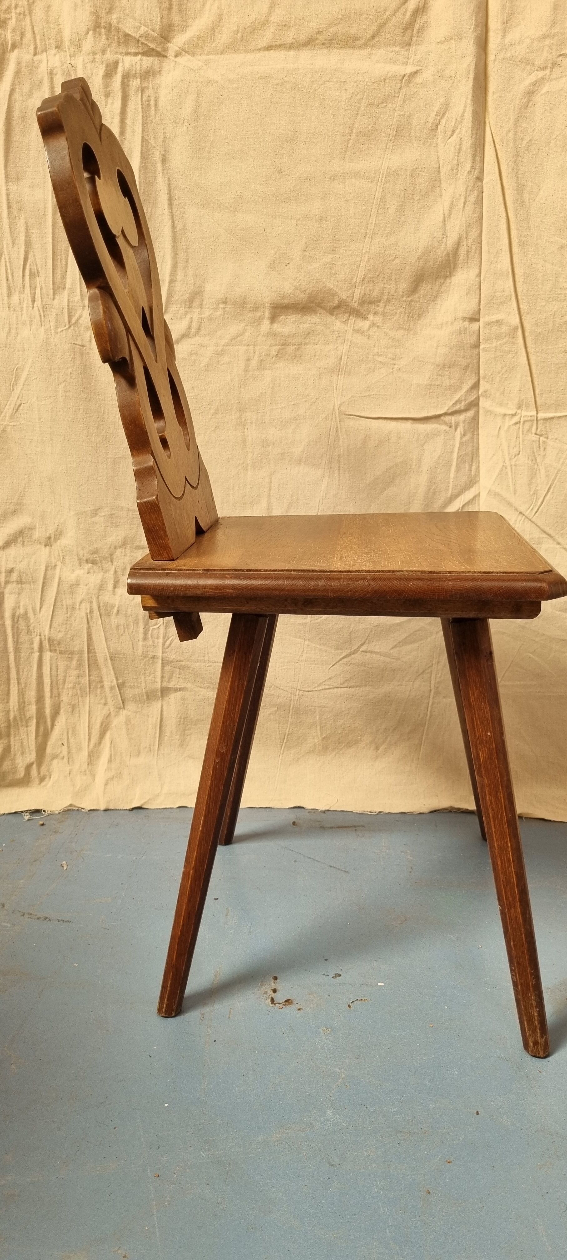 Alsatian chair