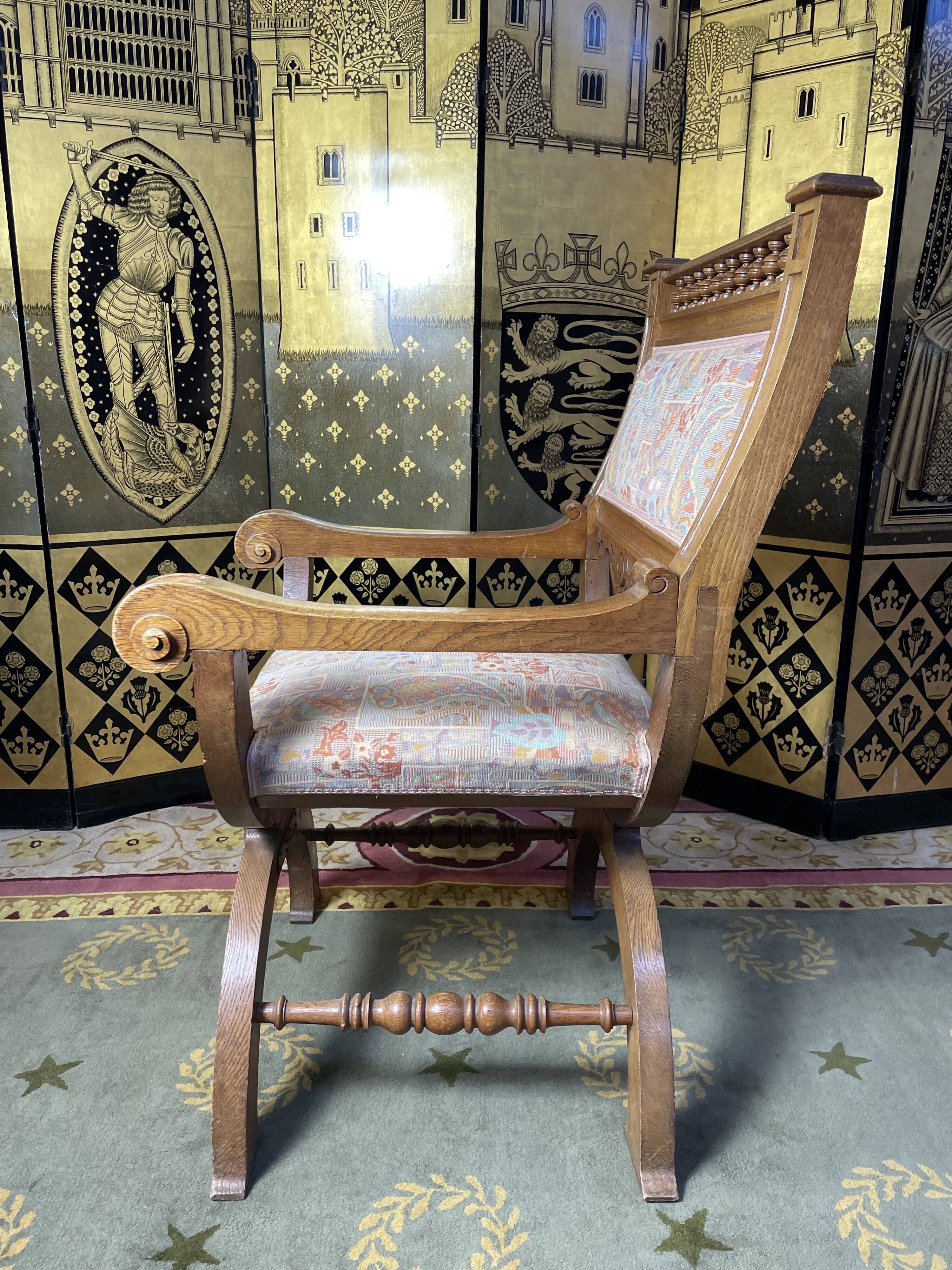 Fauteuil Dagobert « Curule » chêne