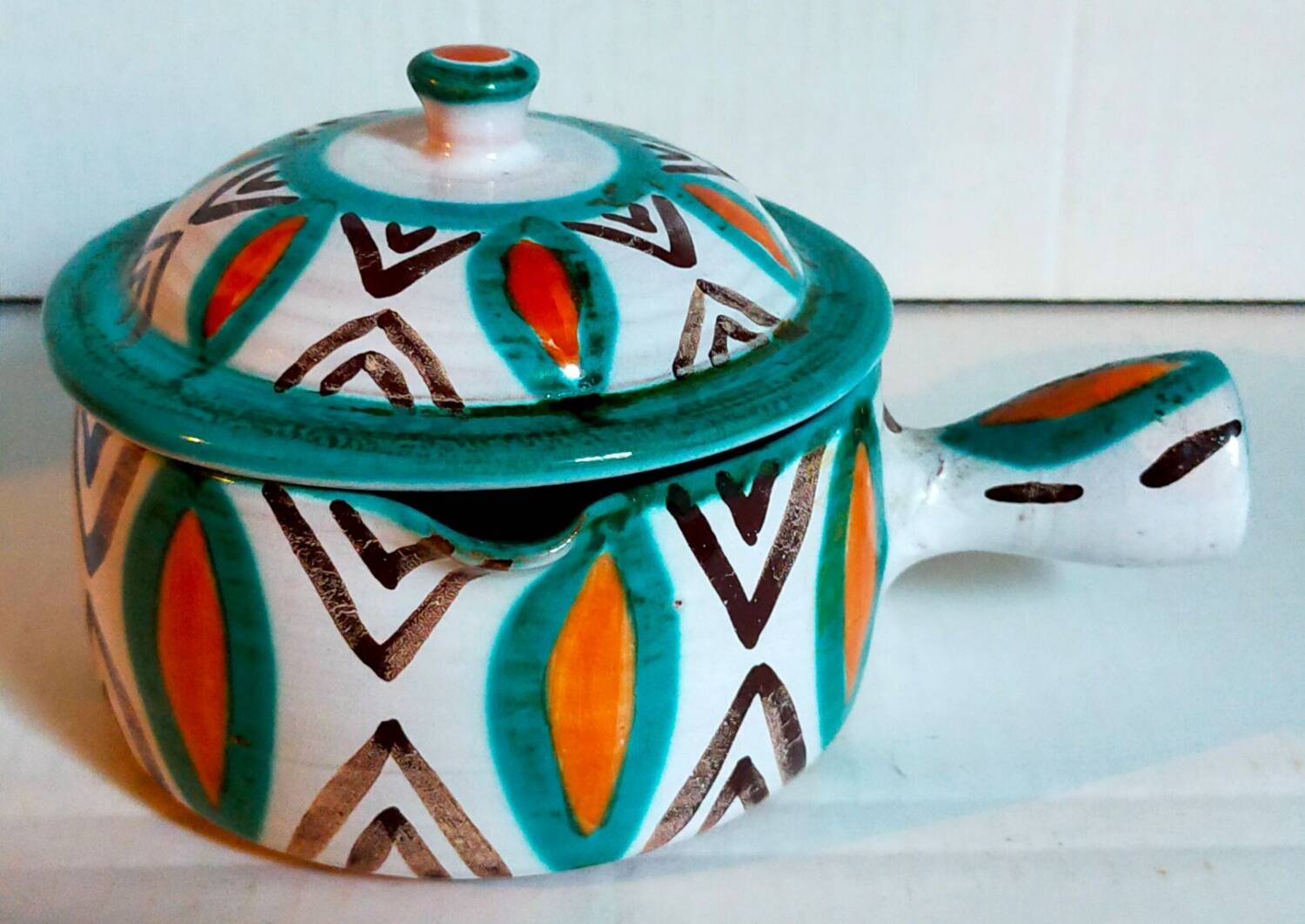 Ceramic fondue pot