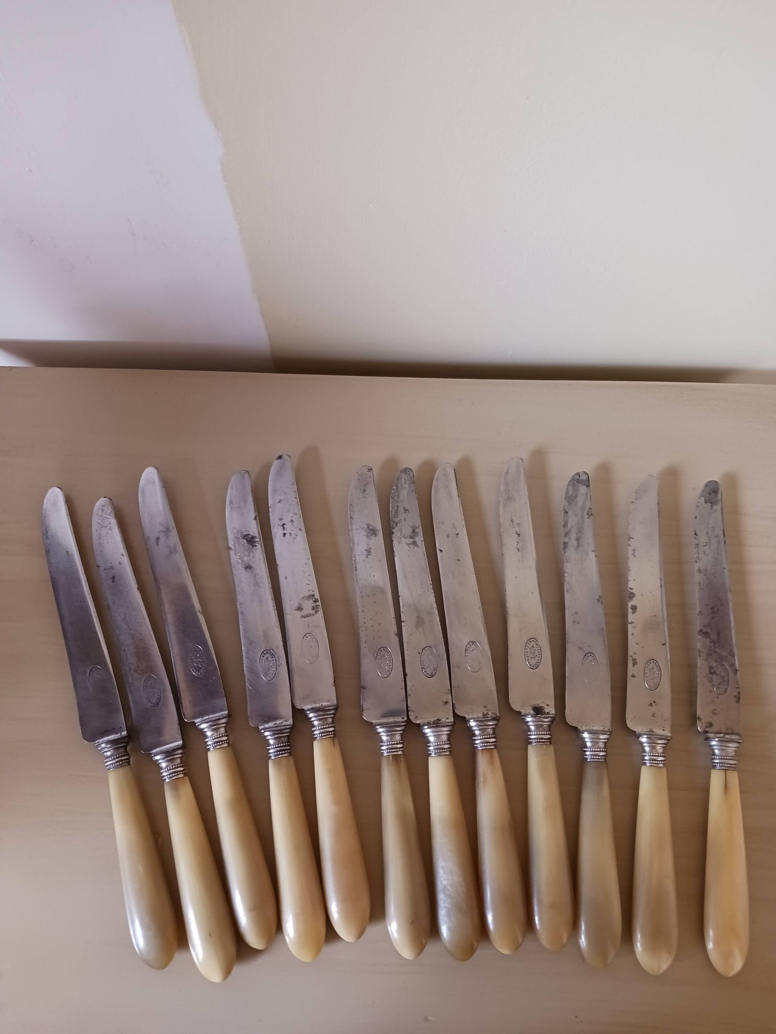 Antique knives in Bakelite and steel.
