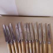 Antique knives in Bakelite and steel.