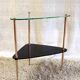 Table d'appoint tripode en laiton doré et verre - années 50/60