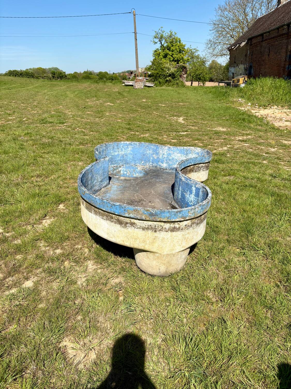 Willy Guhl pond edited by Eternit – designer planter in fibrecement
